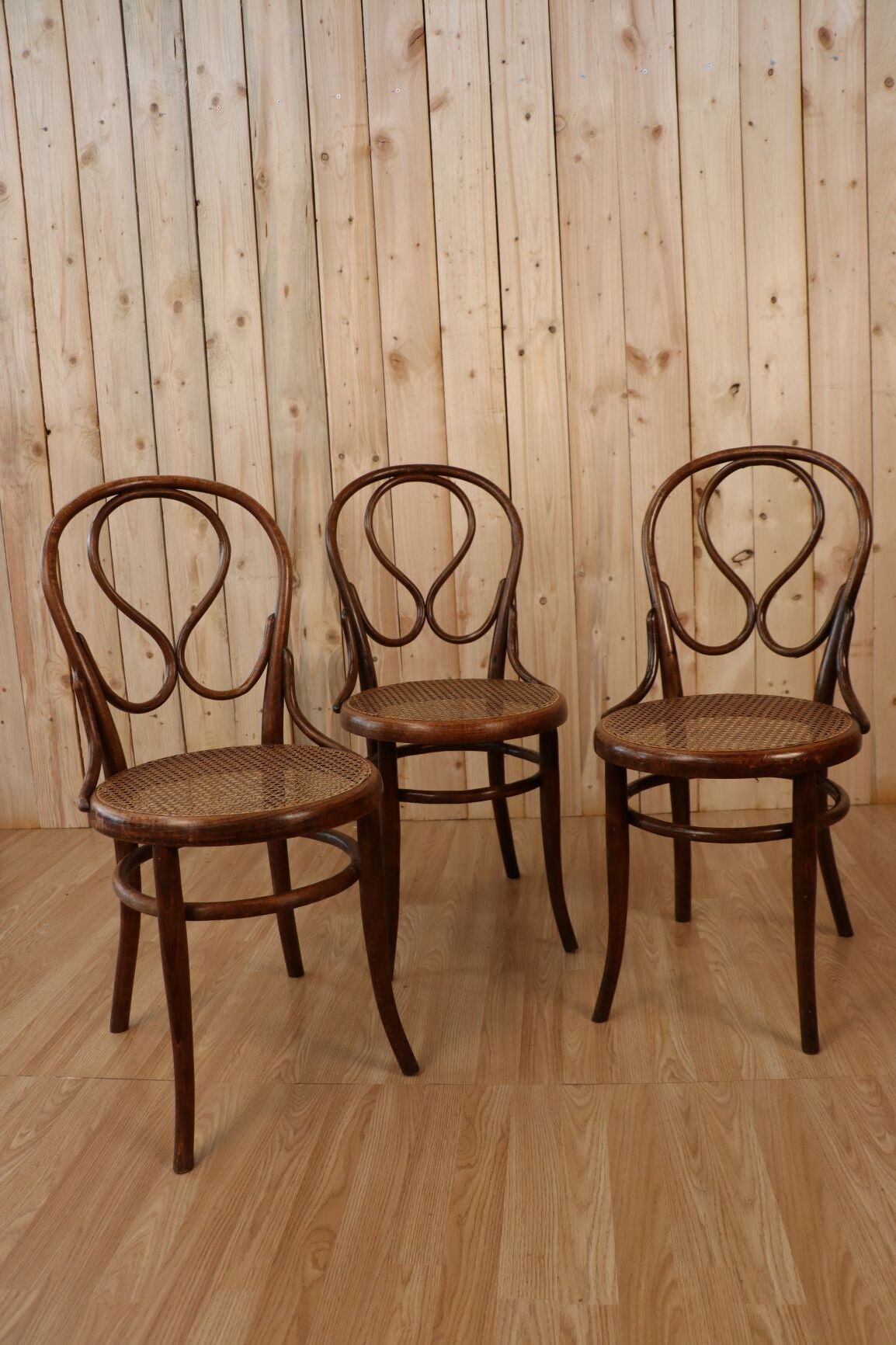 Set of 6 omega bistro chairs