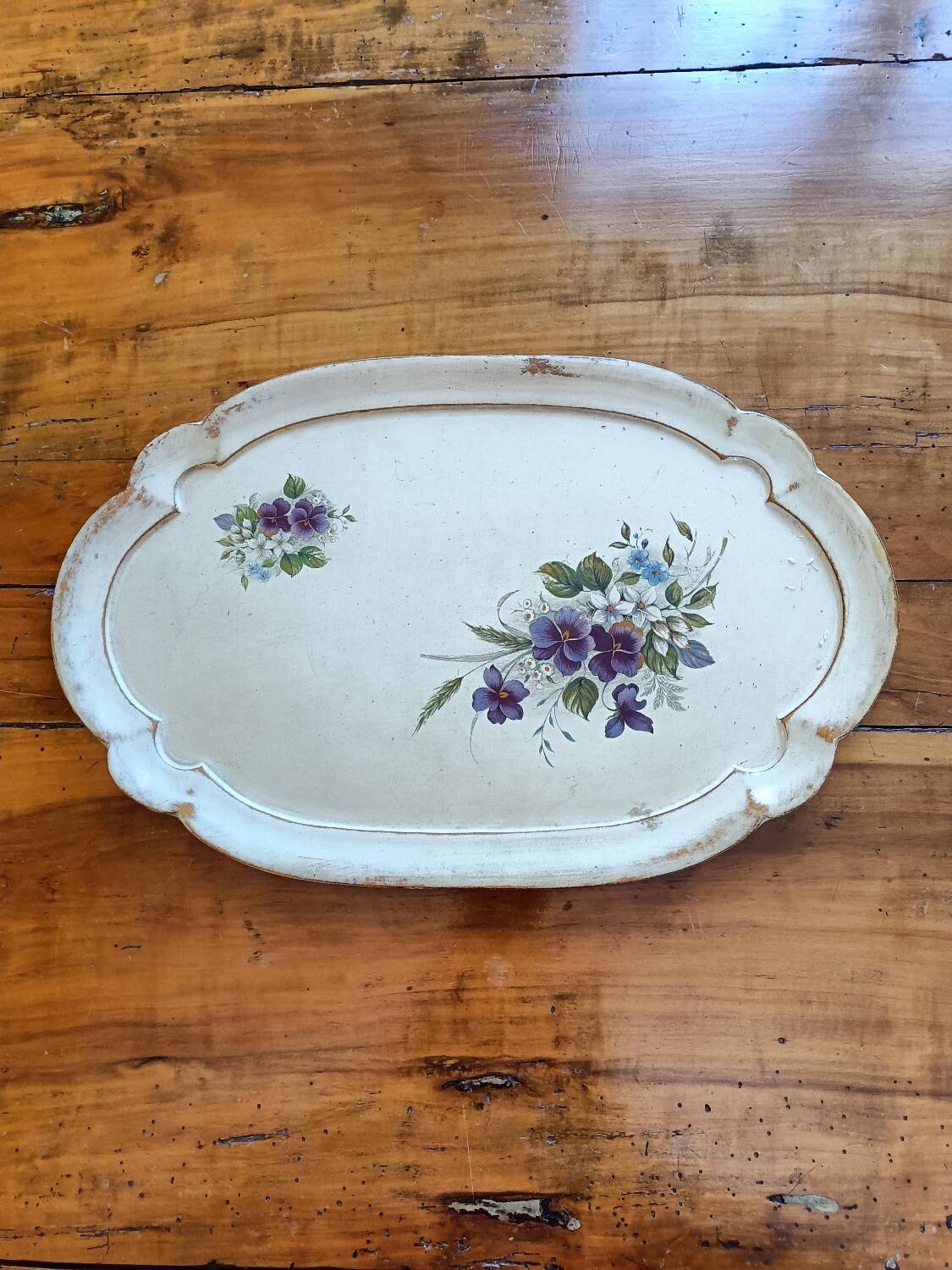 Wooden tray...mauve pansies
