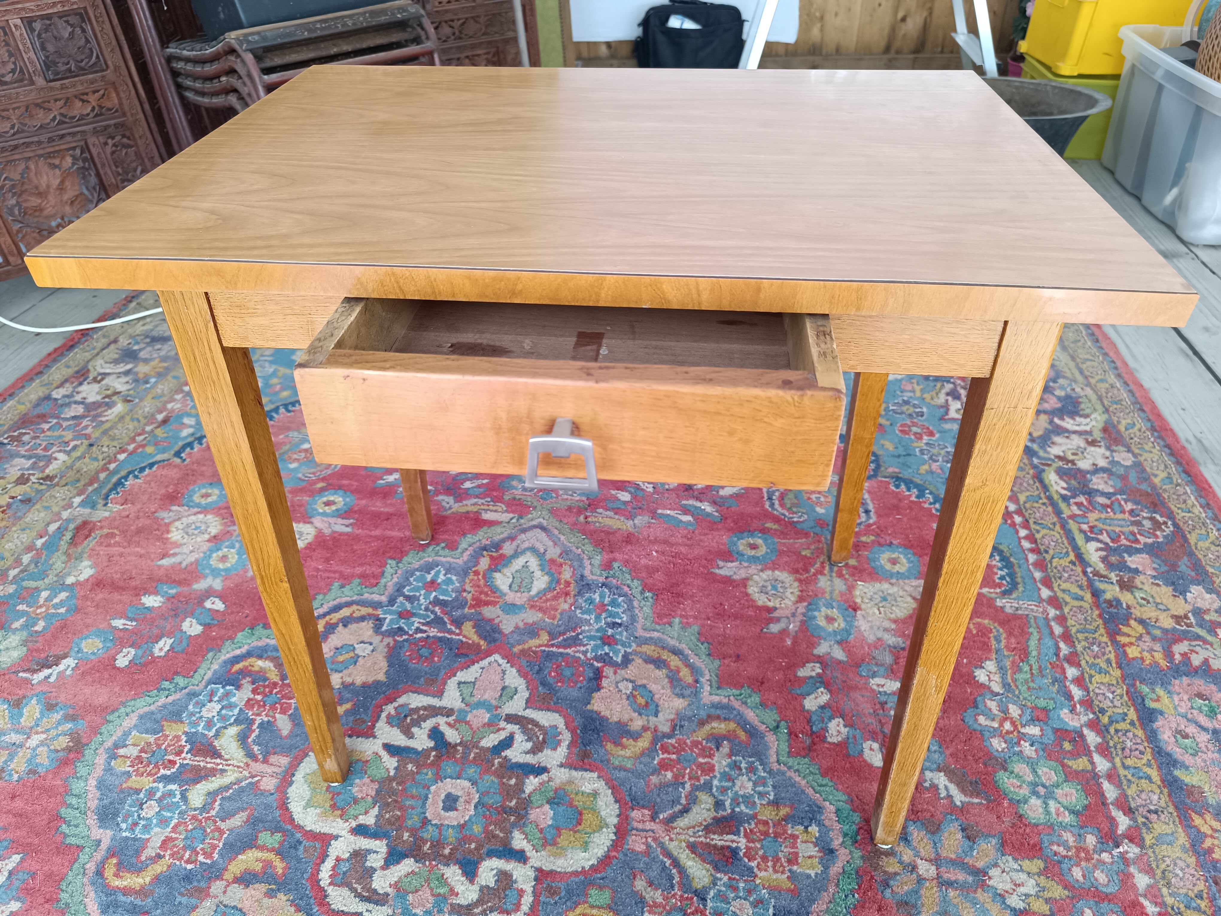 Petite table vintage