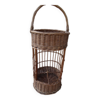 Small wicker bar