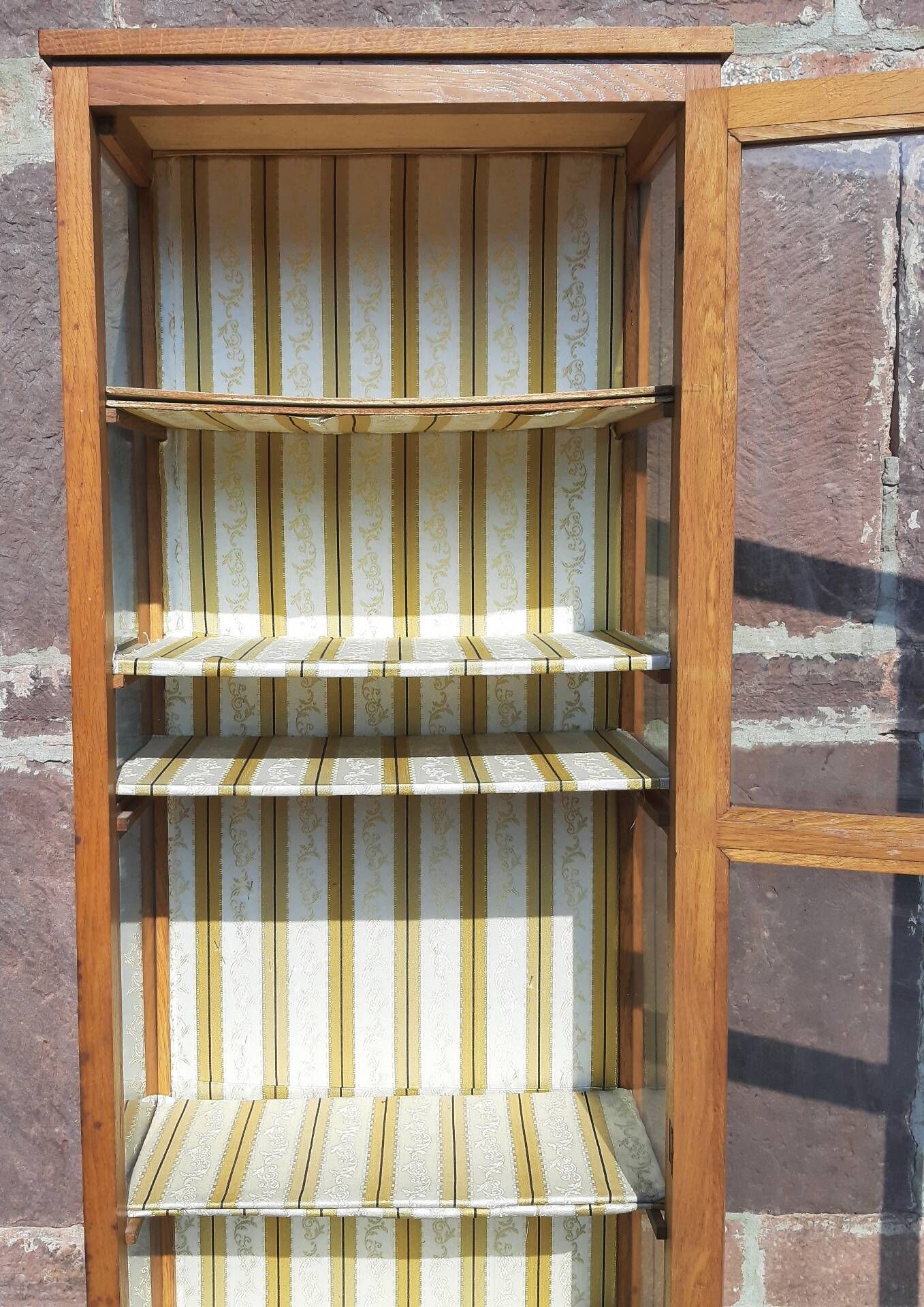 Display cabinet (Height 2.10m)