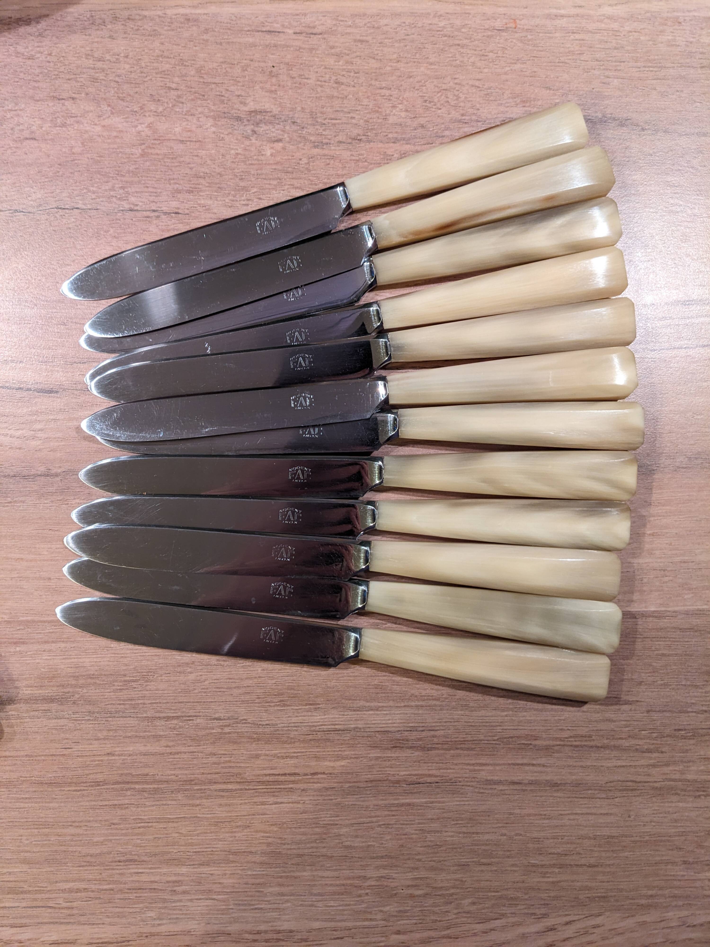Set of 25 horn and stainless steel knives