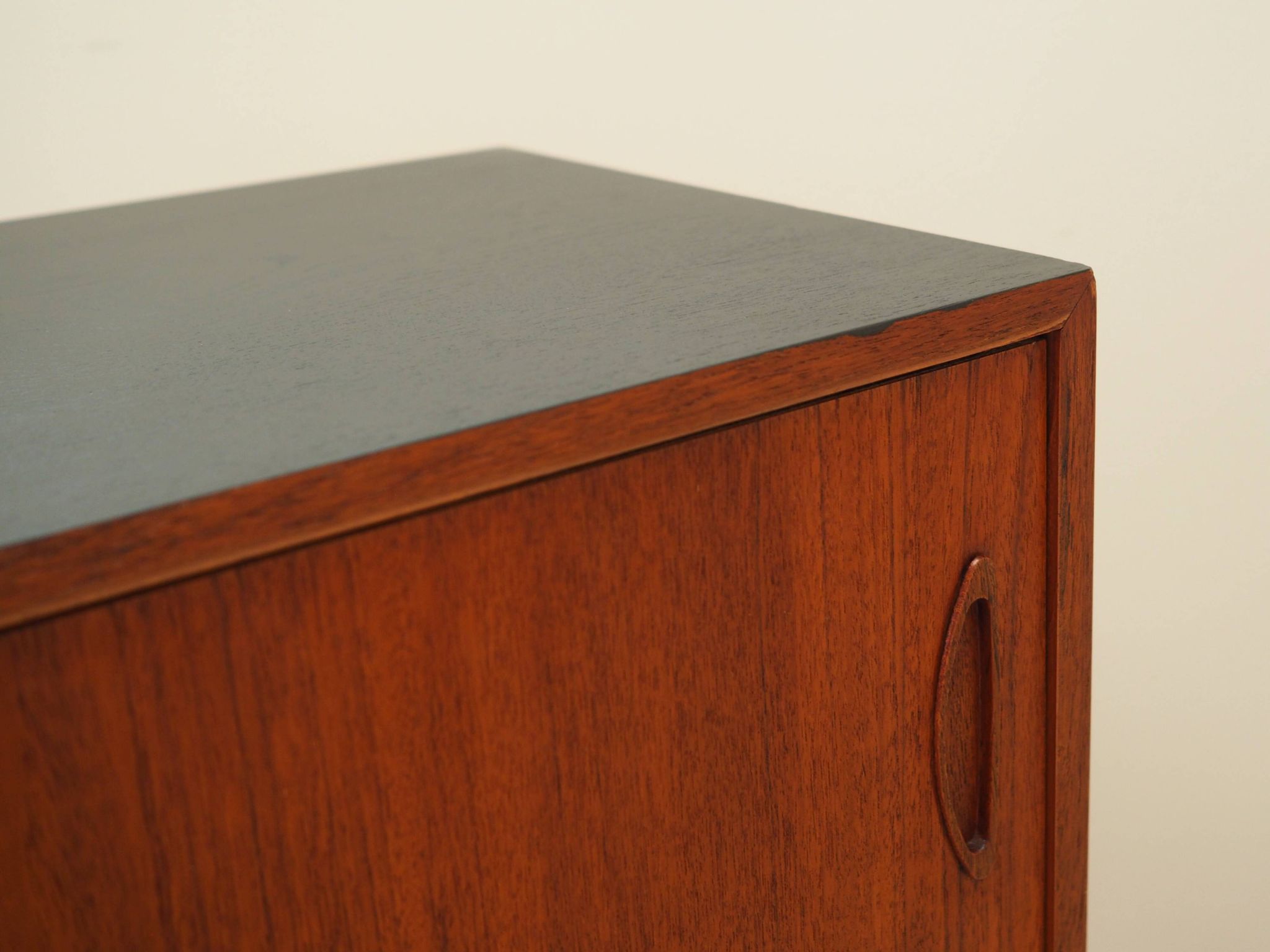 Buffet en teck, design danois, années 1970, production : Danemark