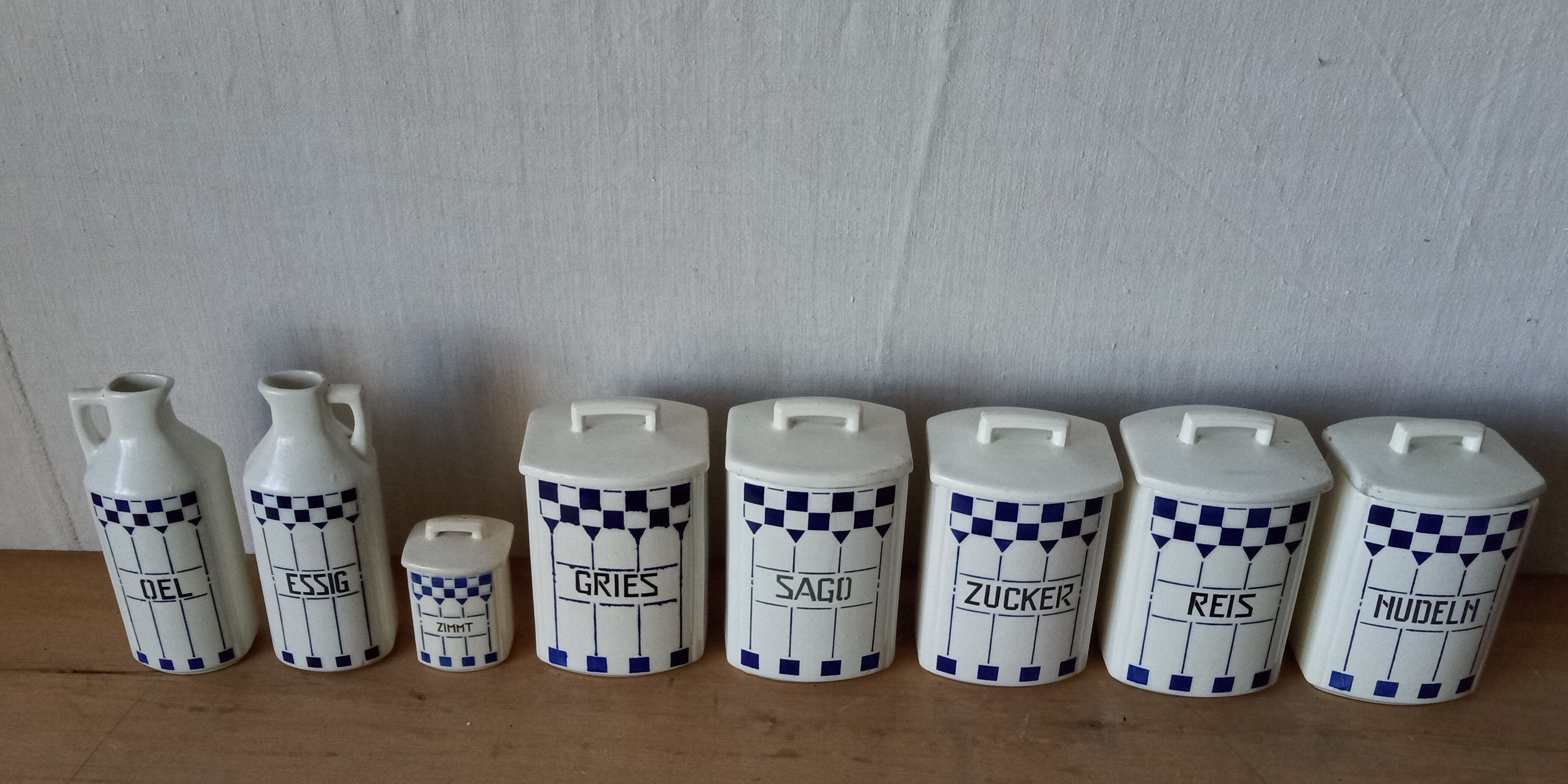 Series of spice pots, german oil, vinegar