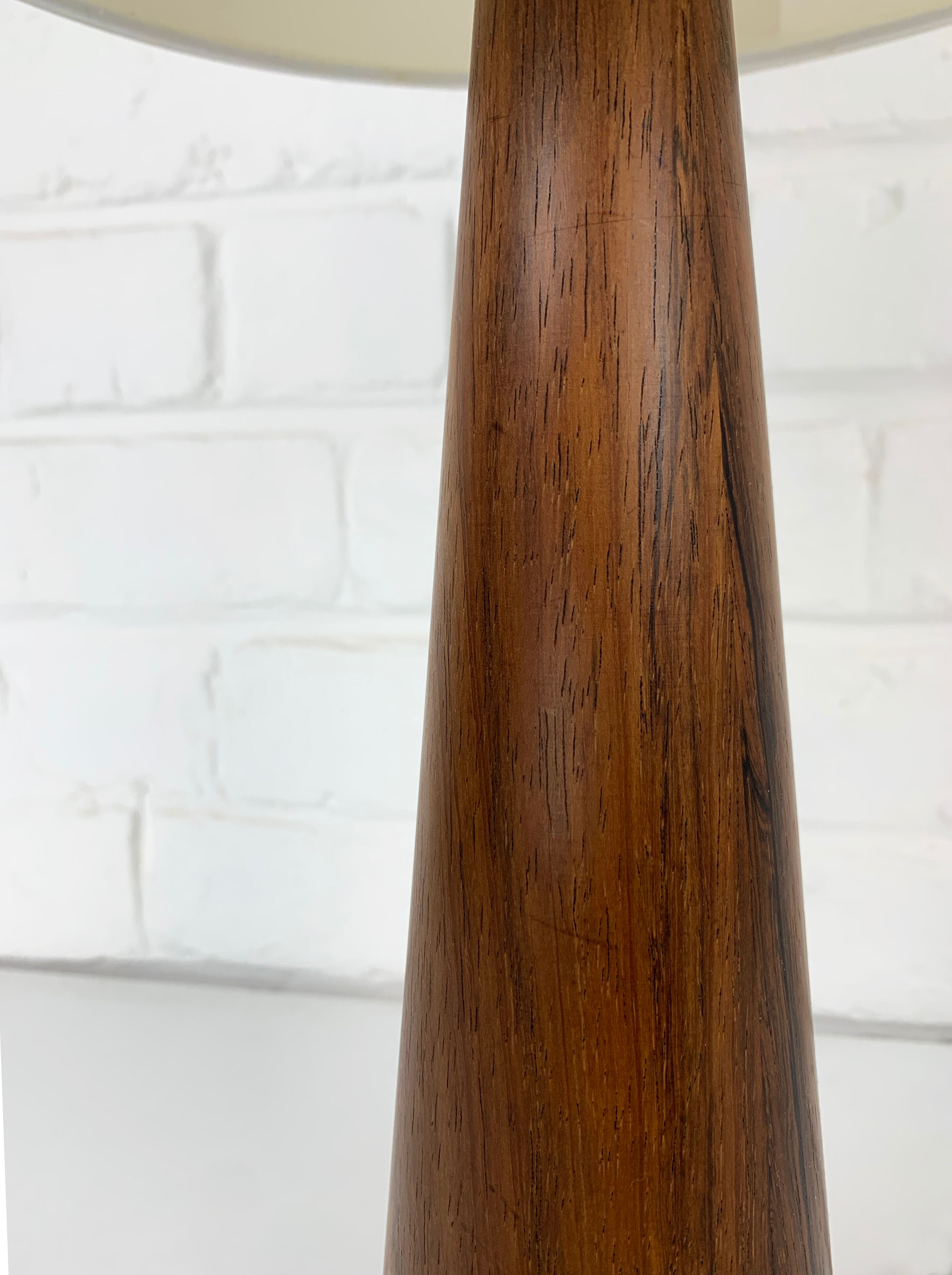 Lampe de table moderniste mid-century en teck, Danemark 1960