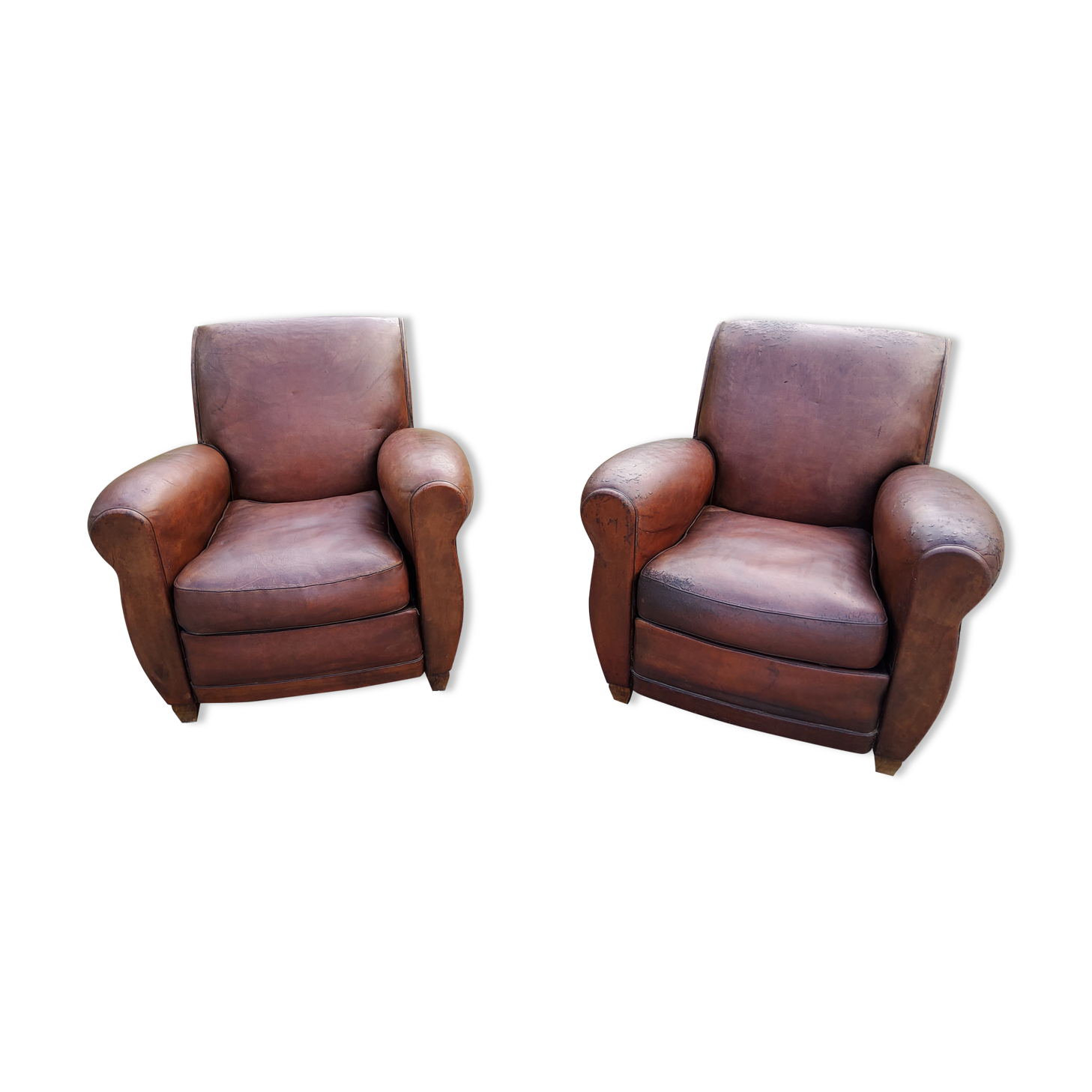 Paire de fauteuils club en cuir brun des années 30