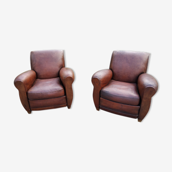 Paire de fauteuils club en cuir brun des années 30