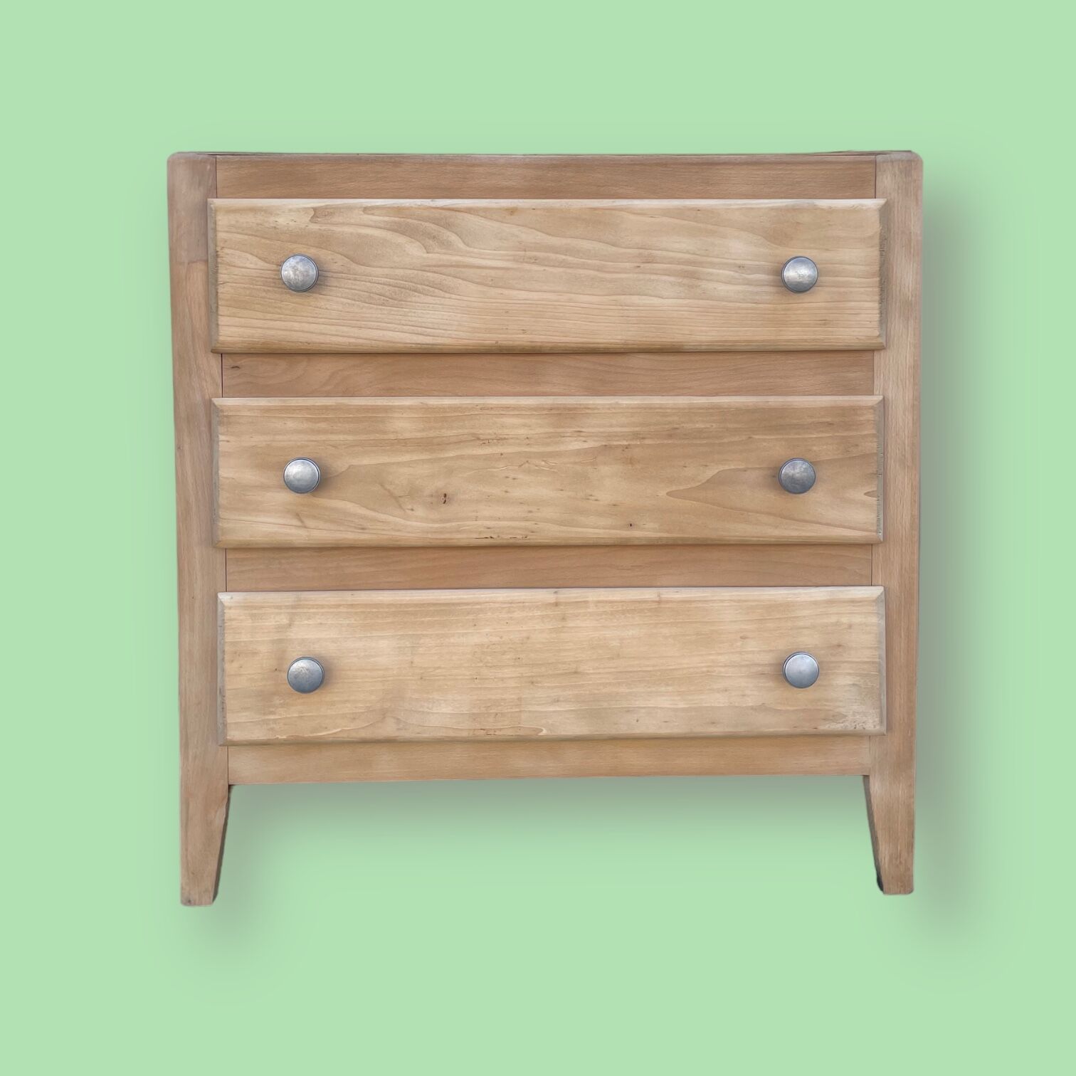 Aerogummed vintage chest of drawers, compass feet