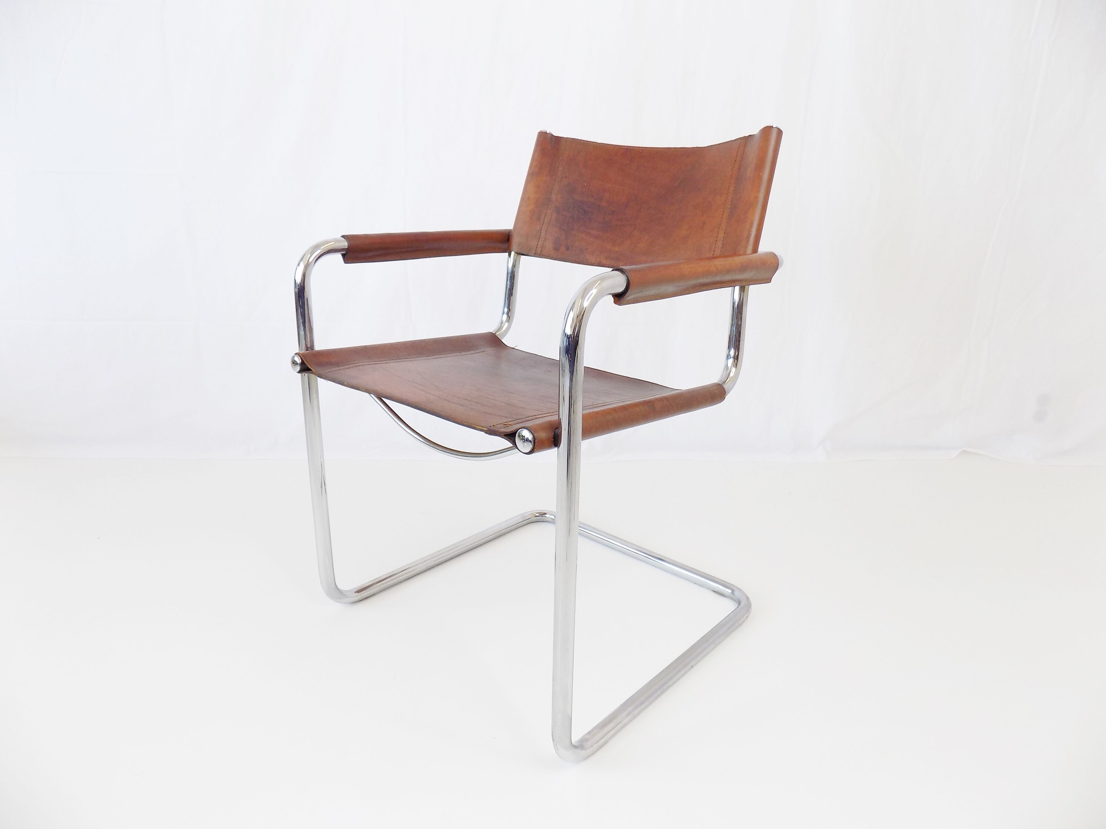 Matteo Grassi MG5 set of 4 leather cantilever chairs