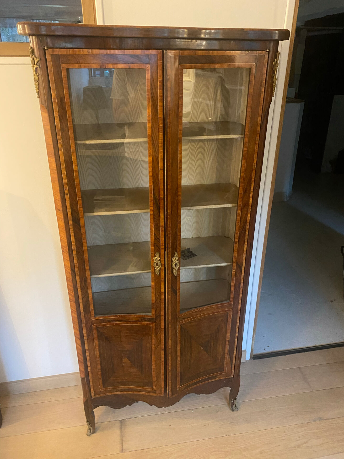 Napoleon III display cabinet in Louis XV style