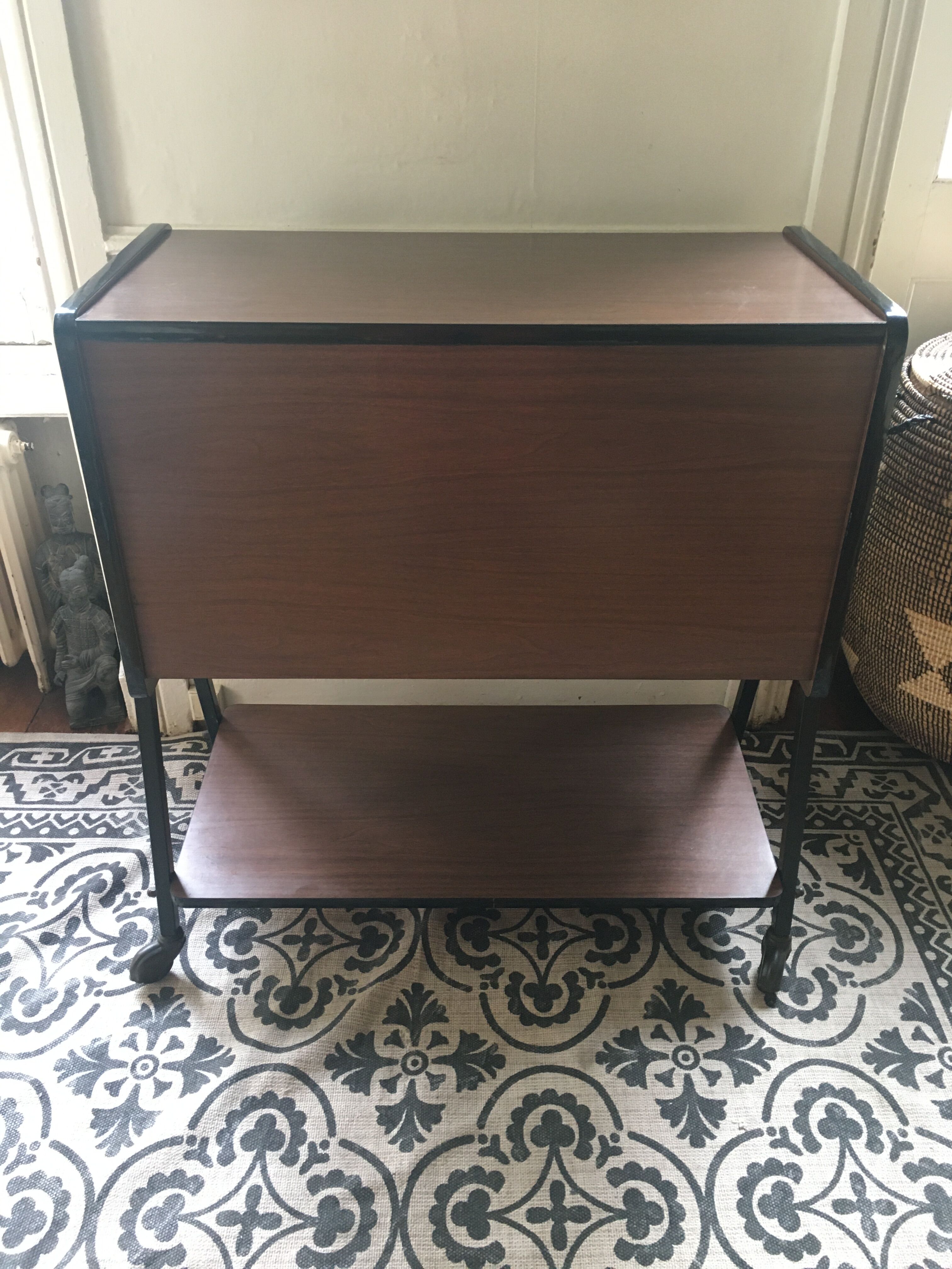 Meuble bar à roulettes en formica 50/60