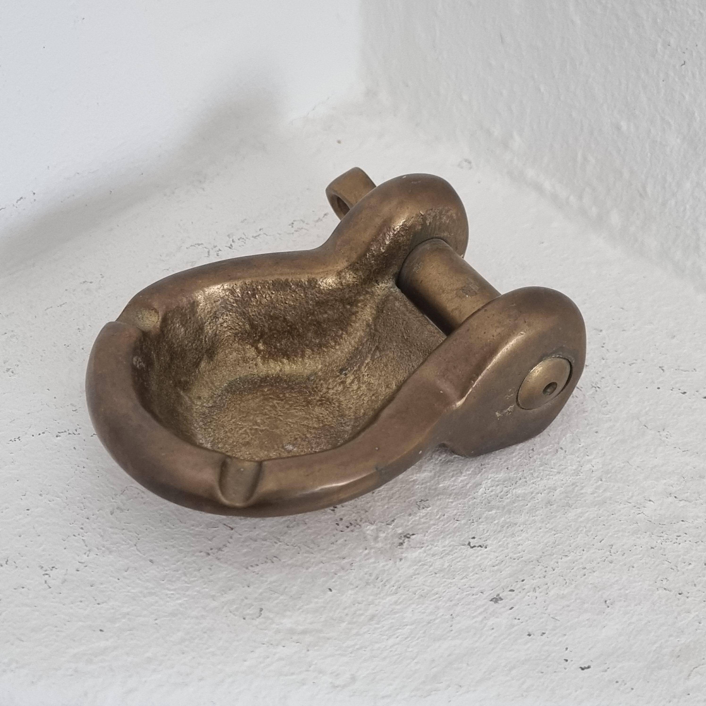 Clevis armrest ashtray in solid brass, nautical, 1950s/60s