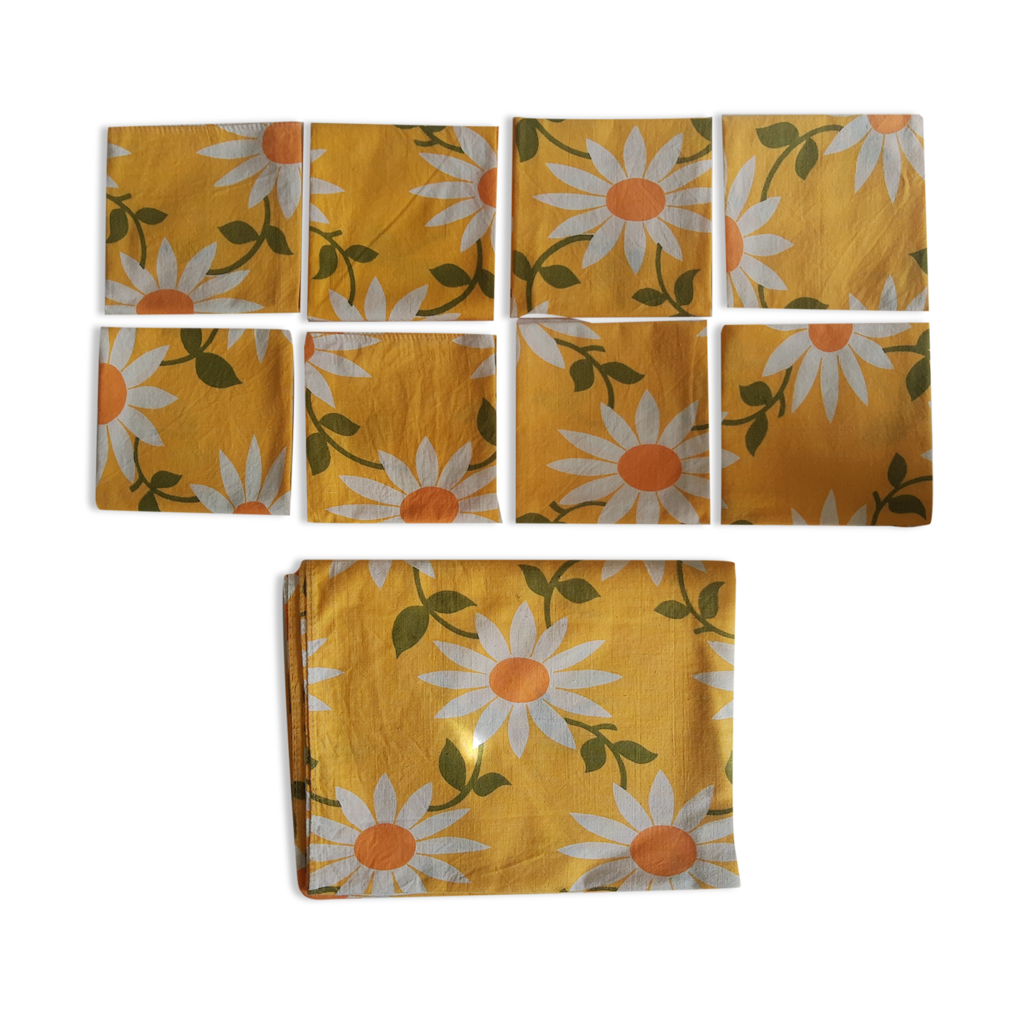 Ensemble nappe jaune motif marguerite et 8 serviettes de table vintage
