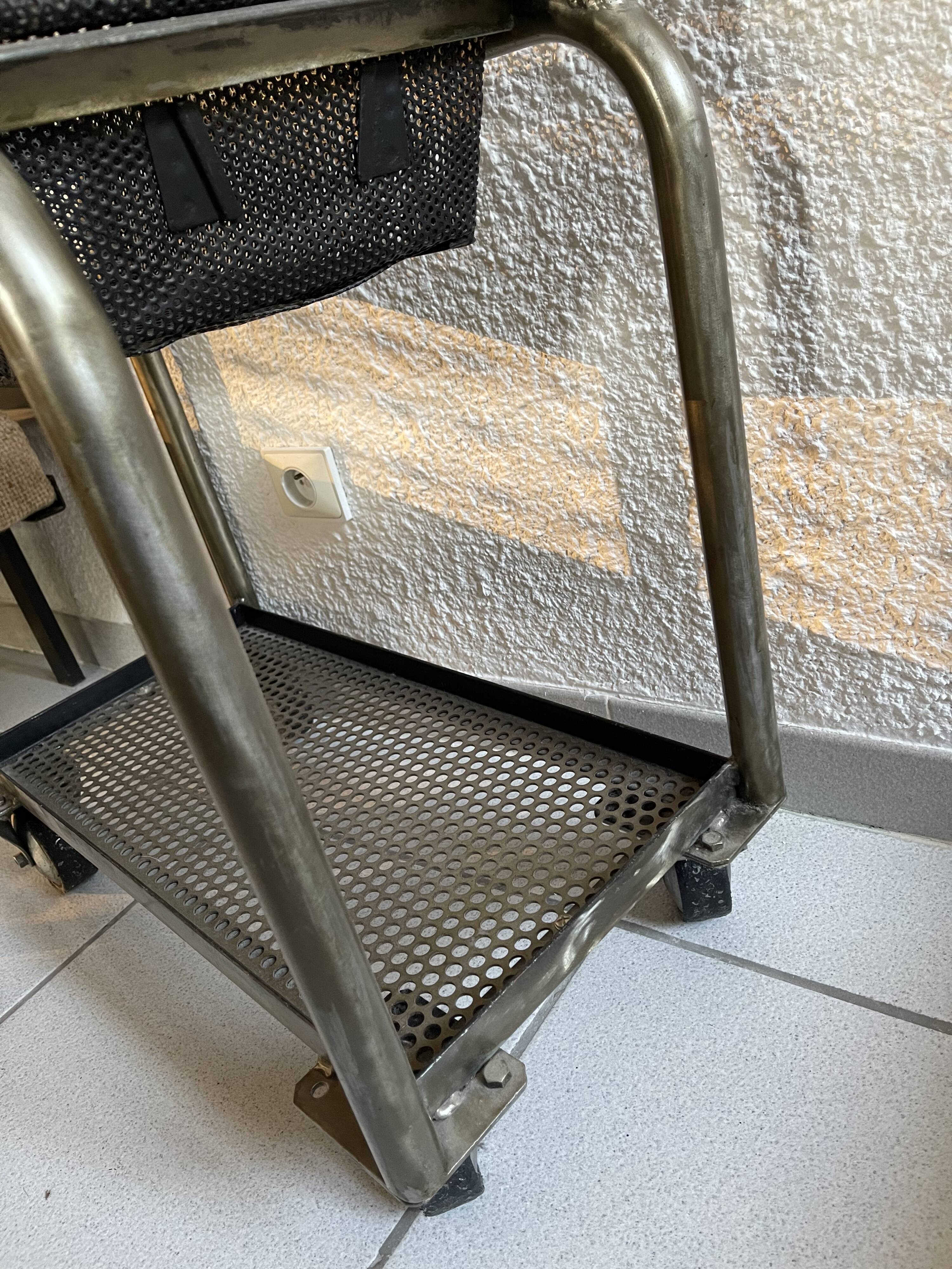 Industrial trolley serving