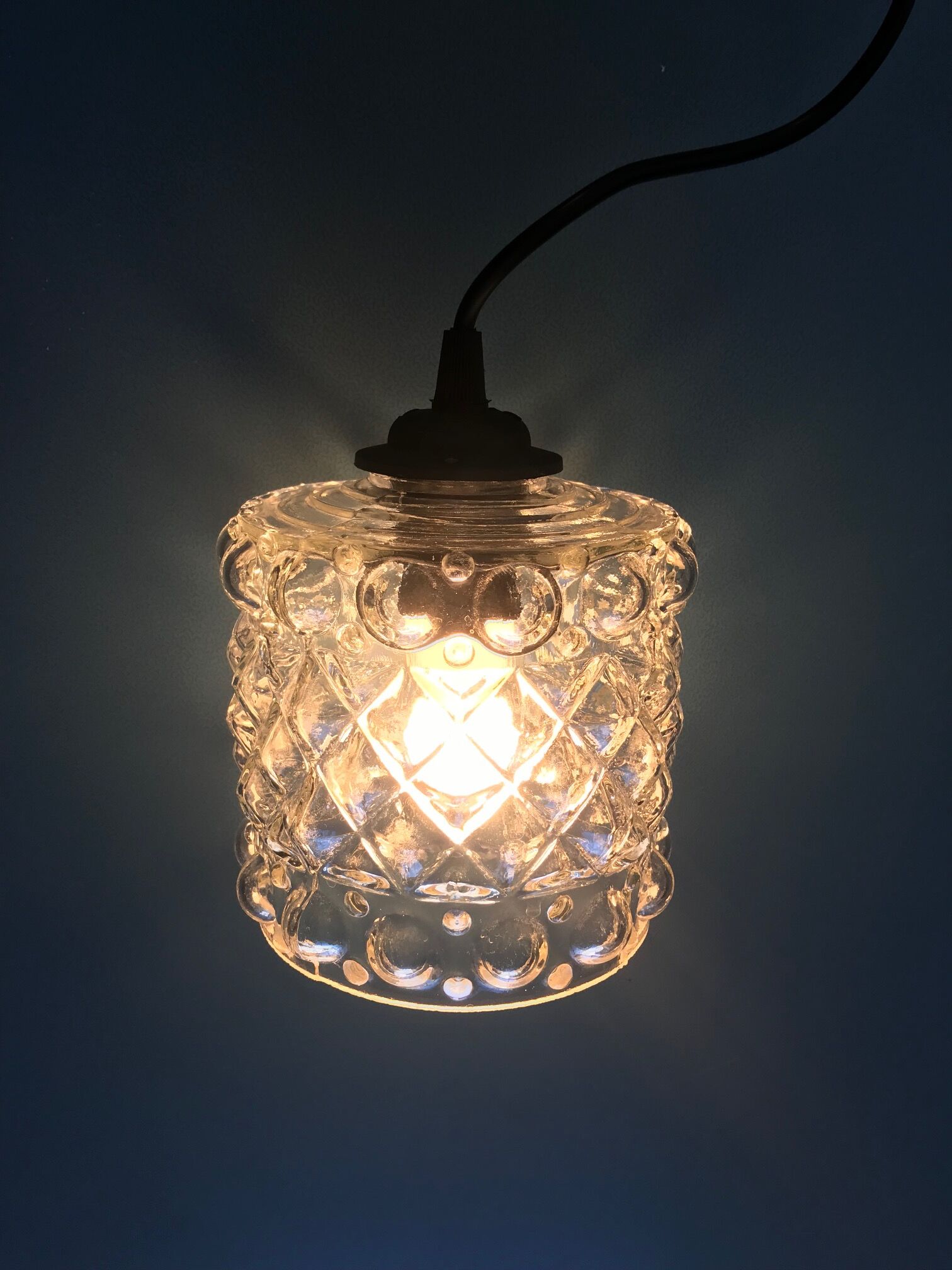 Molded glass suspension