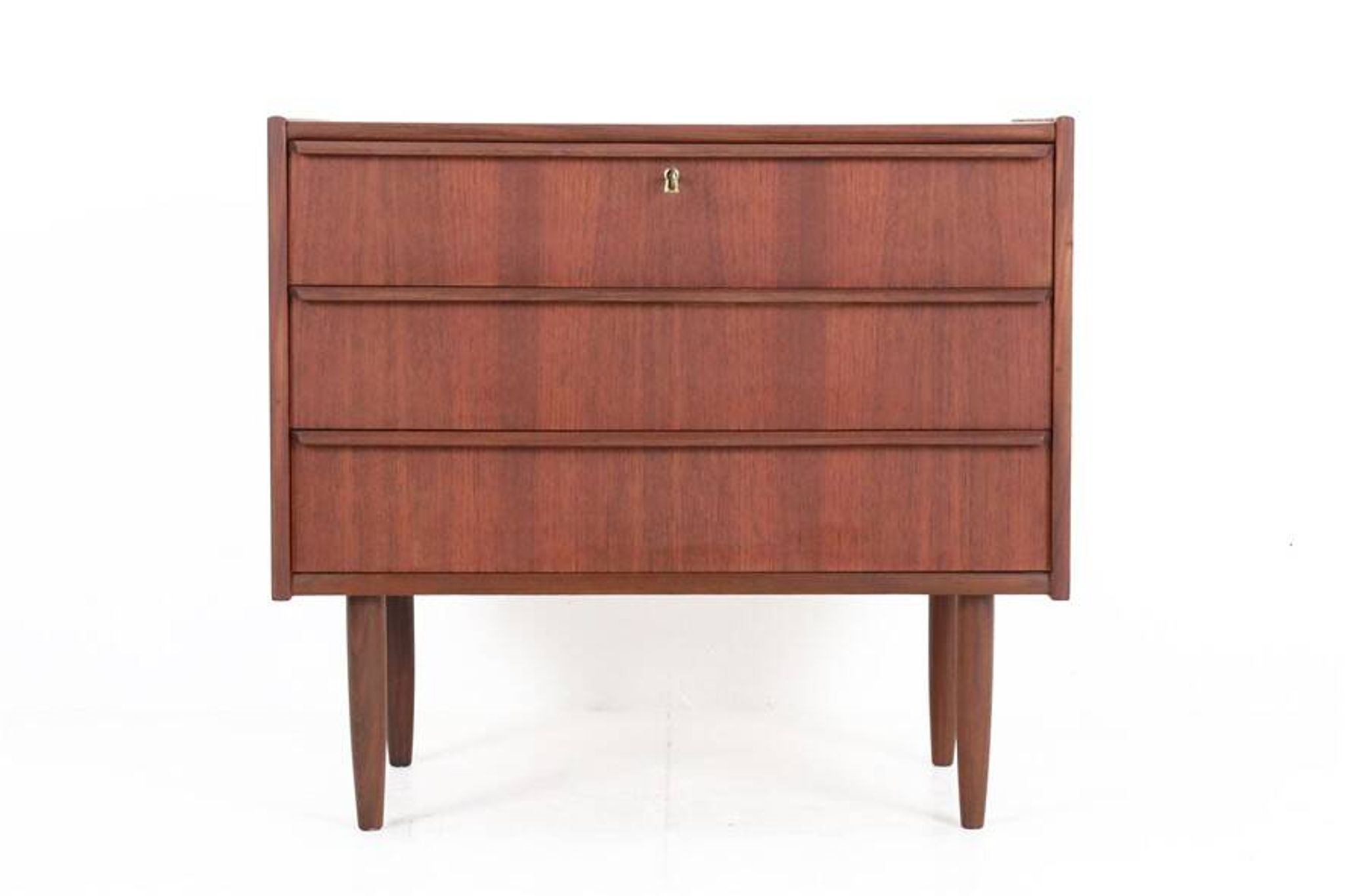 Mid-century teak chest of drawers / dresser / Danish modern design / 1960s
