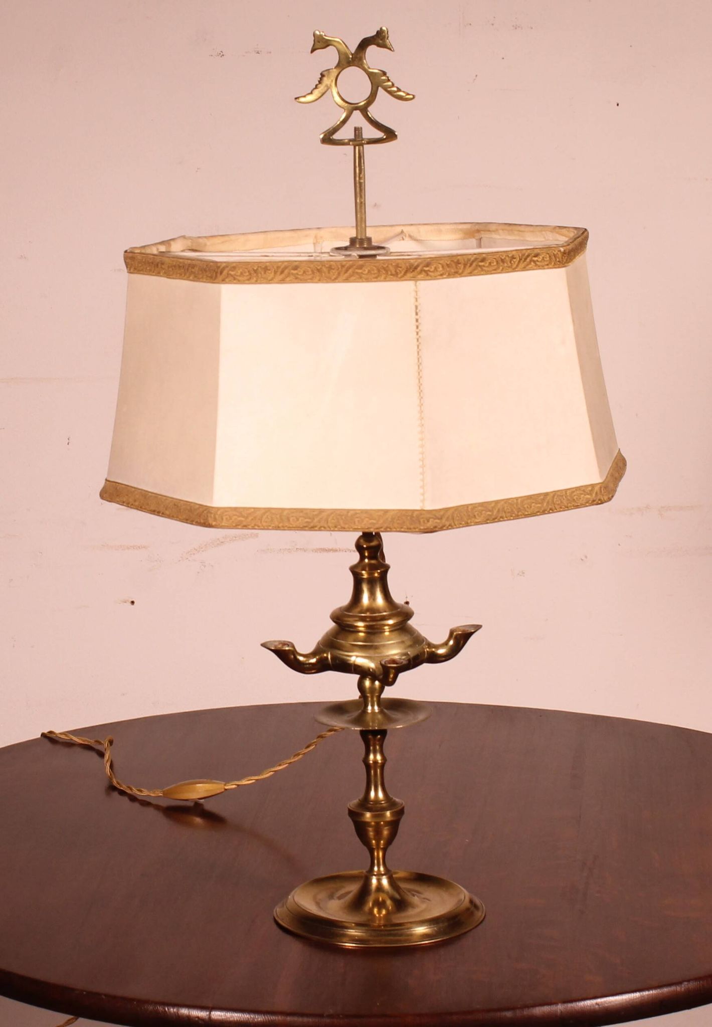 bronze oil lamp - 18th century - Spain converted into a lamp with its shade