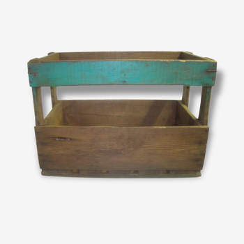 The 1950s wooden crate