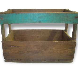 The 1950s wooden crate
