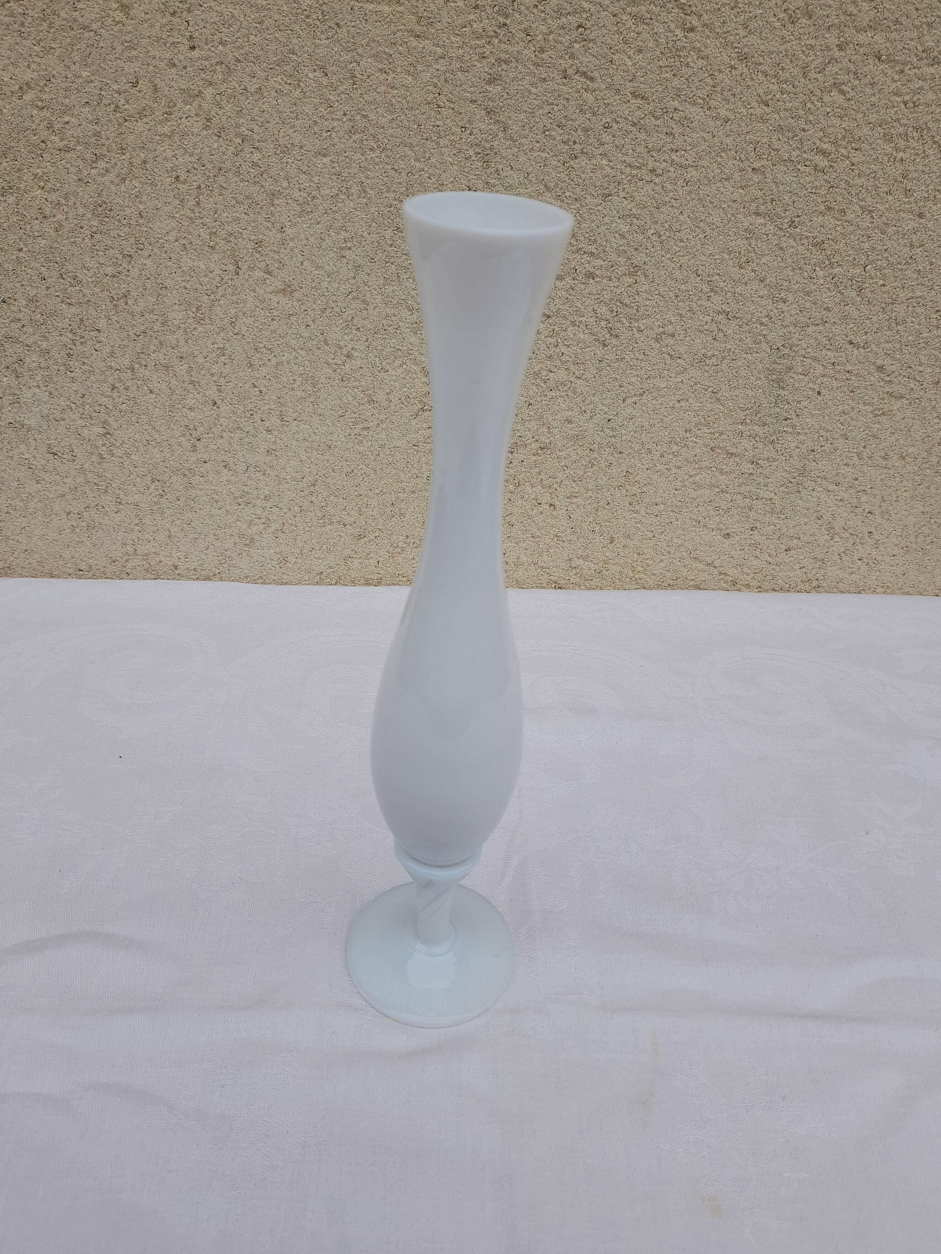 White soliflore vase in opaline H 27 cm