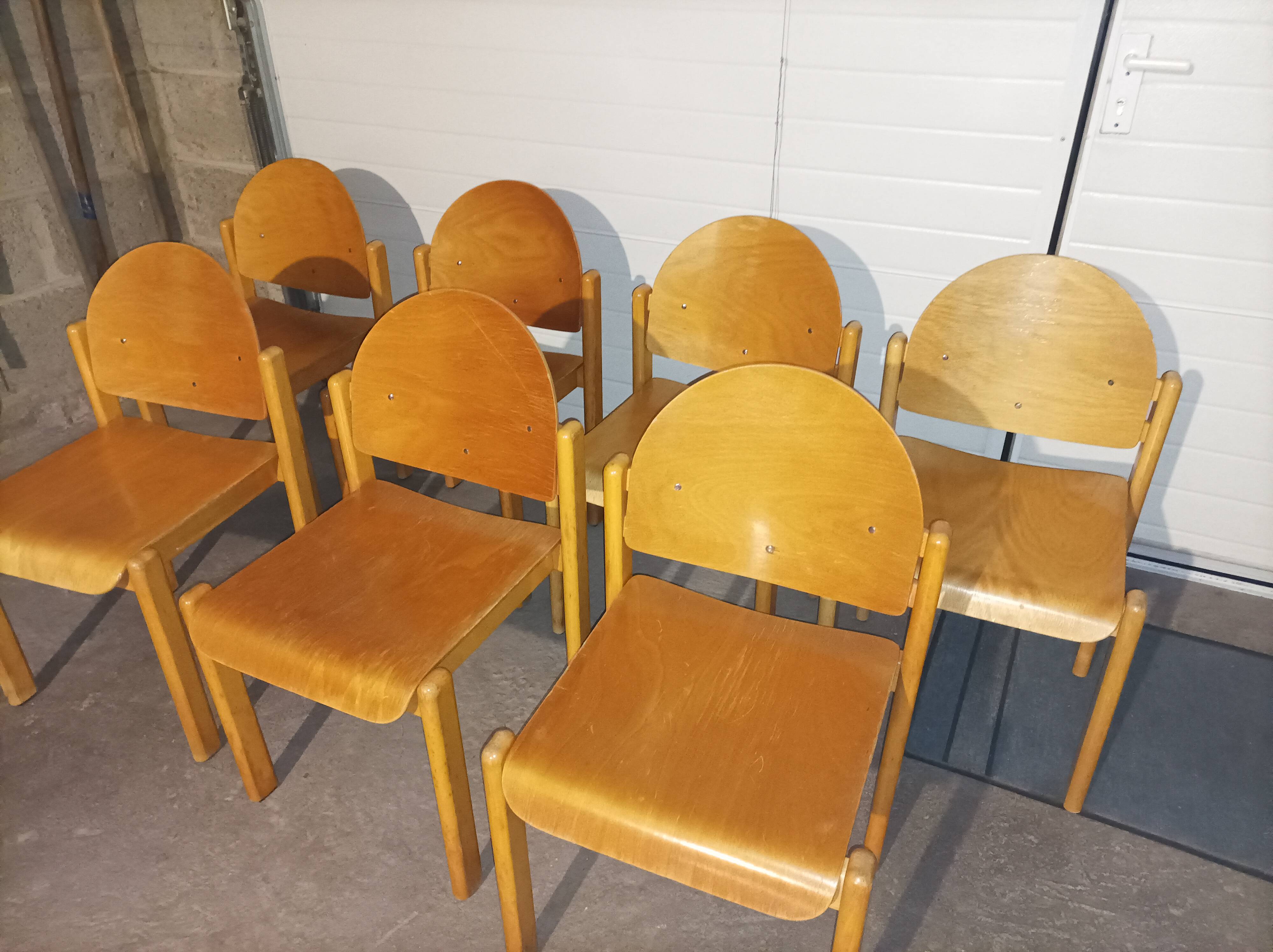 7 chaises vintages MMO