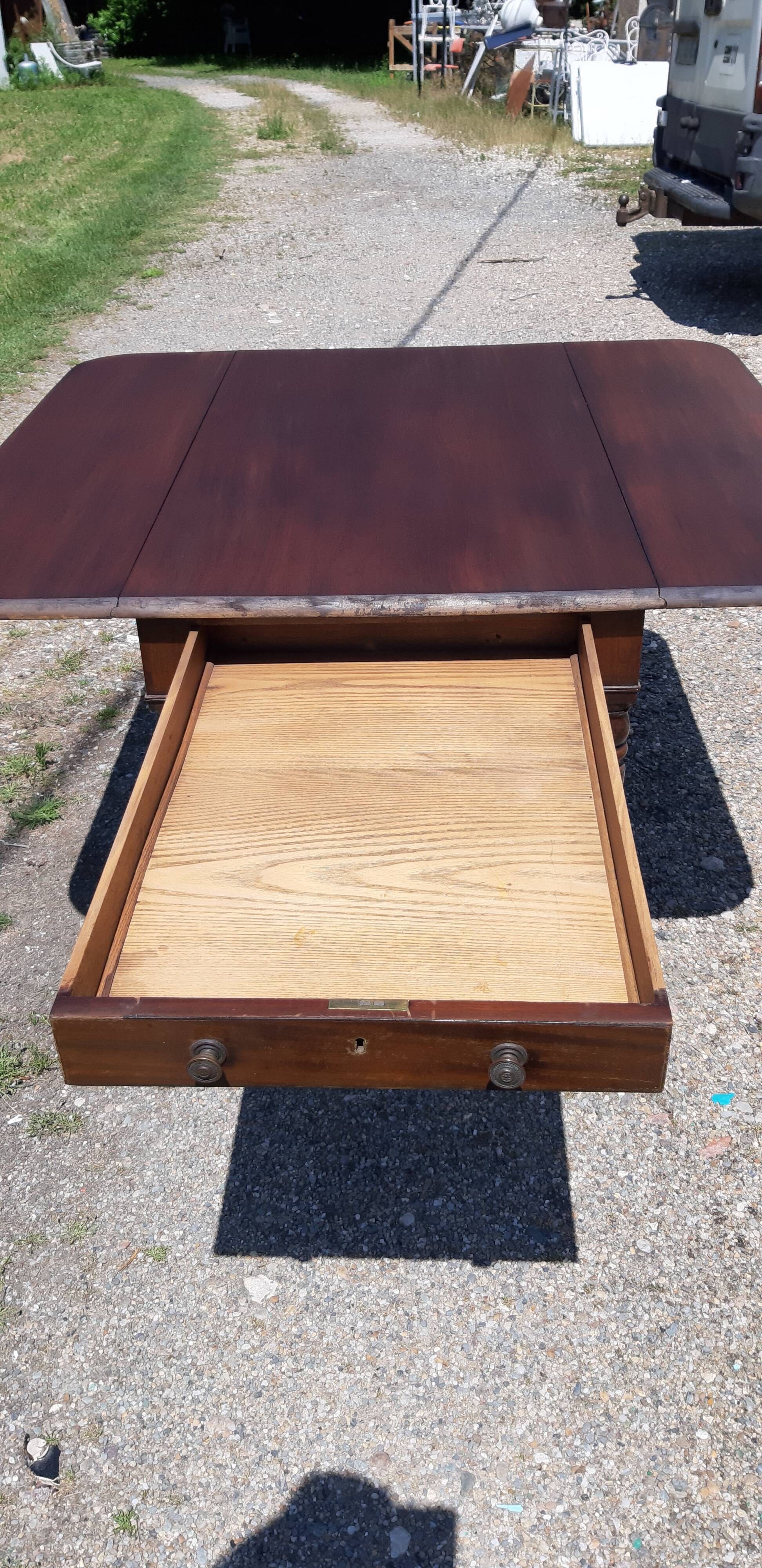 Mahogany shutter table, flaps and 1 drawer