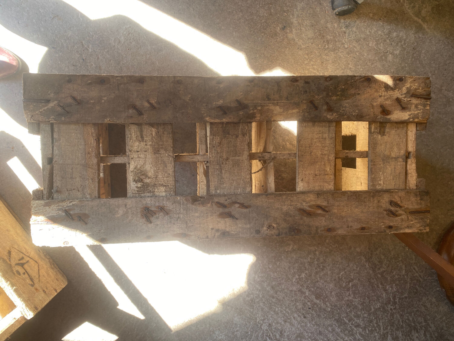 2 wine cases - old wooden 10 bottles