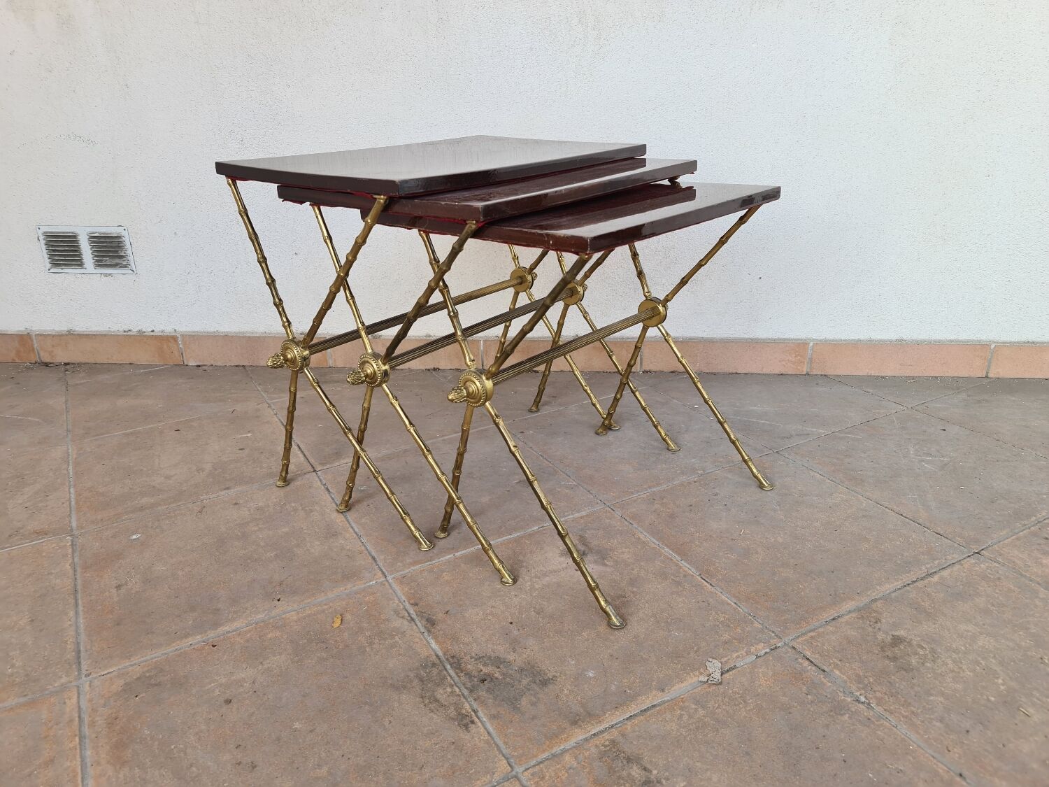 Série de 3 tables gigognes avec pieds en x