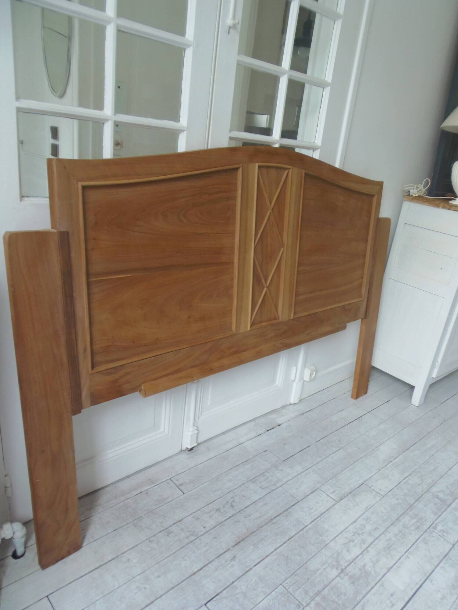 Headboard for a 160 bed in solid walnut. Unique piece made from old elements.