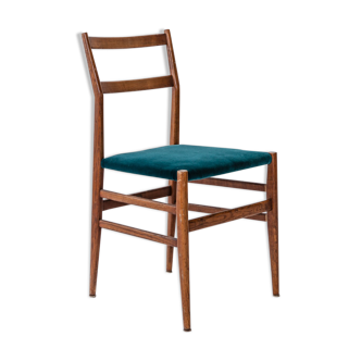 Chair Leggera 646 model  created by Gio Ponti
