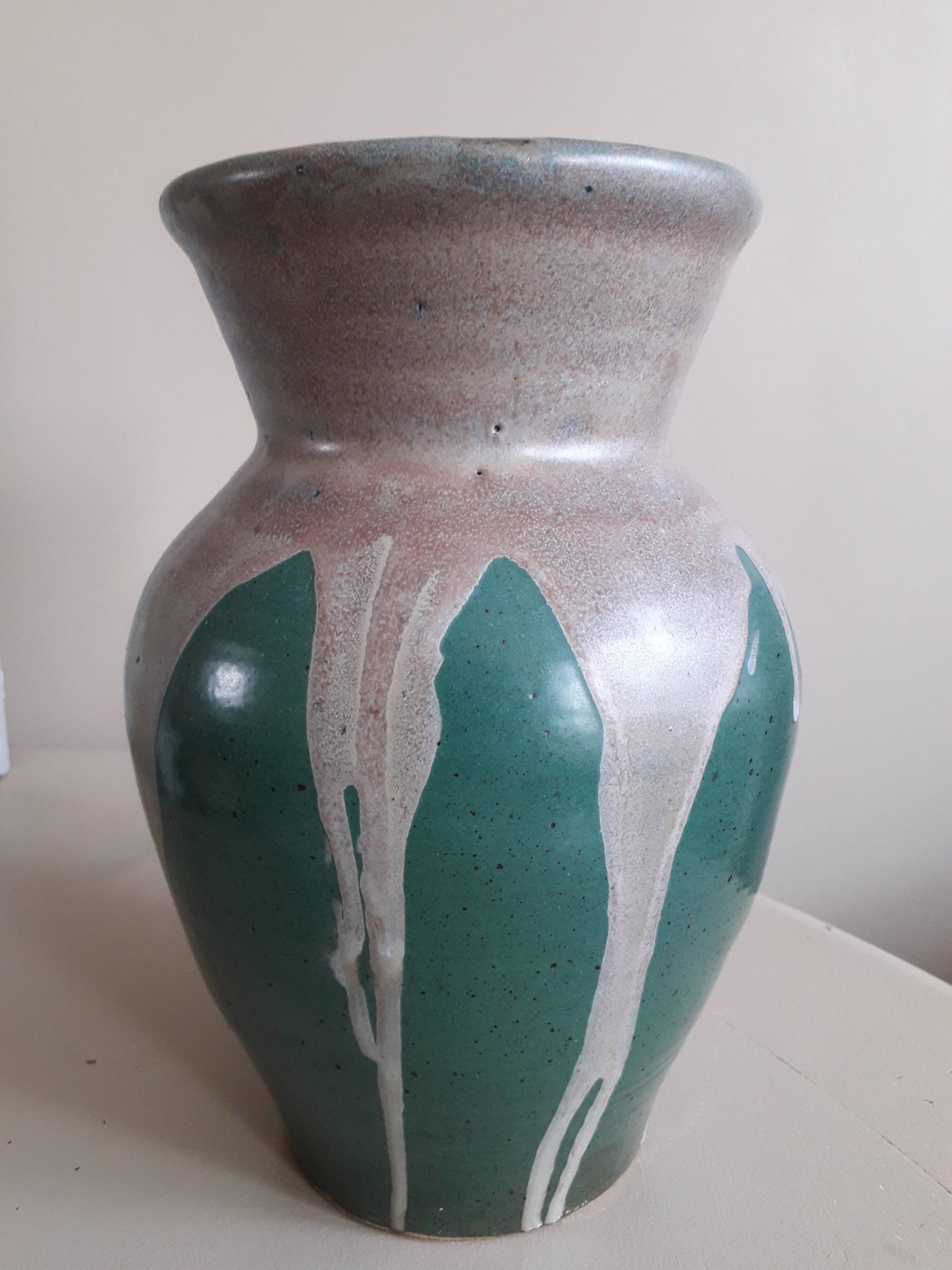 Vintage ceramic vase from Germany, very original.
