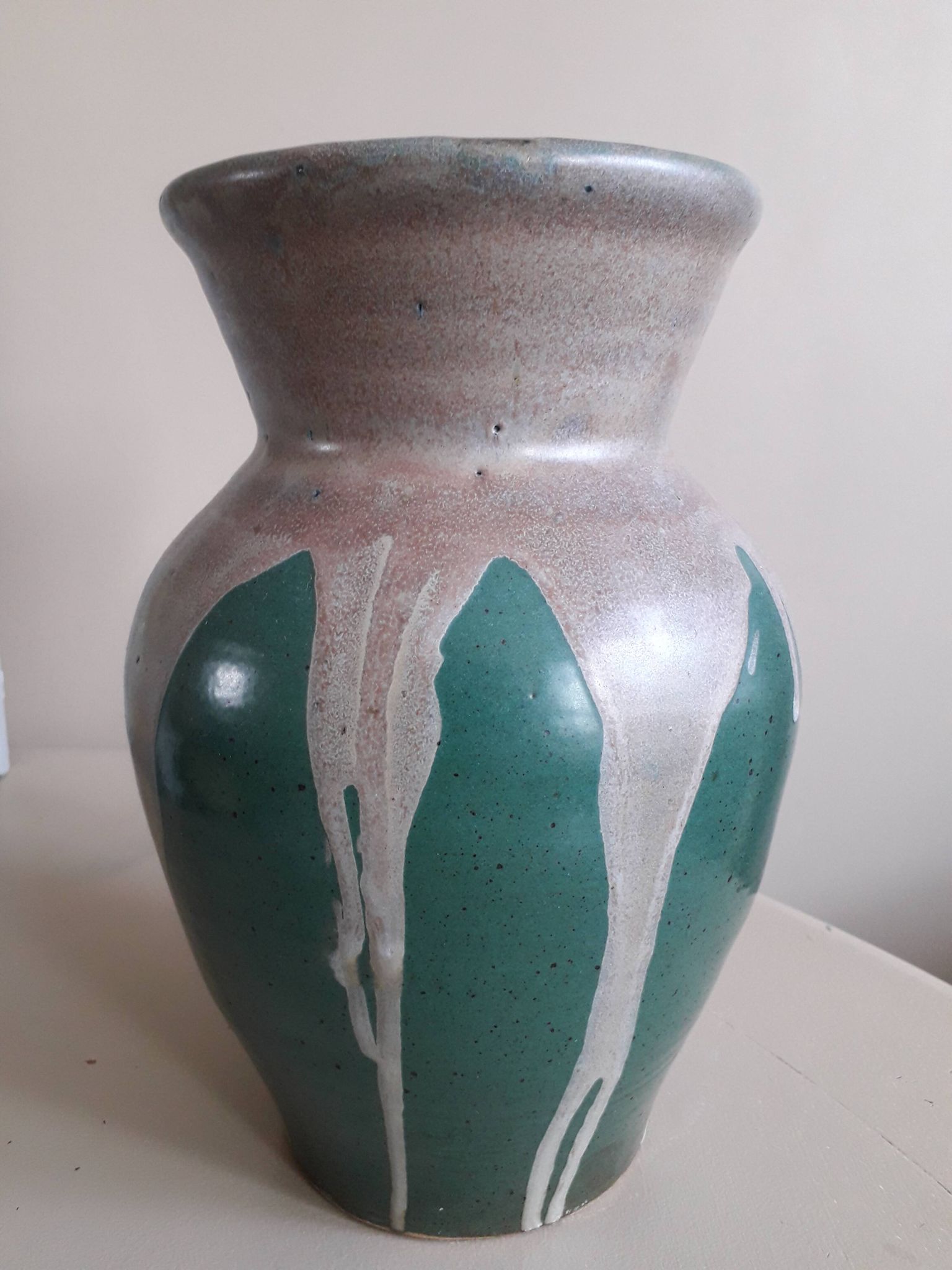 Vintage ceramic vase from Germany, very original.