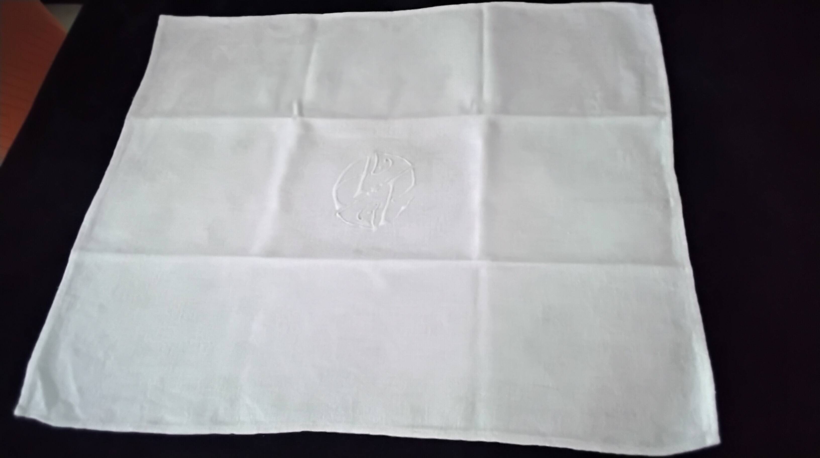 6 serviettes de table en coton damassé blanc monogrammées AP