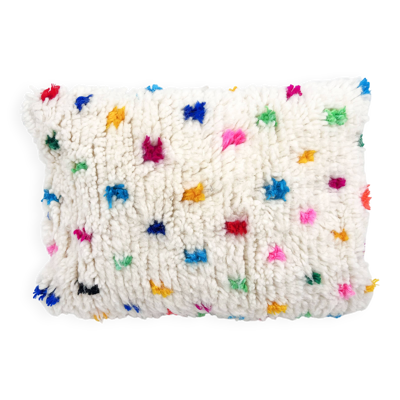 Housse de coussin berbère marocain beni Ouarain à pois colorés 55x40cm