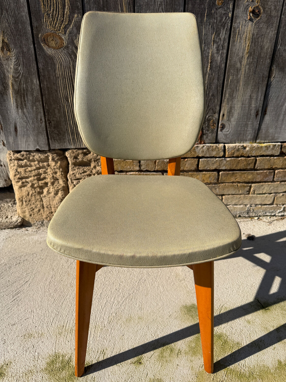 Scandinavian chair in wood and faux leather