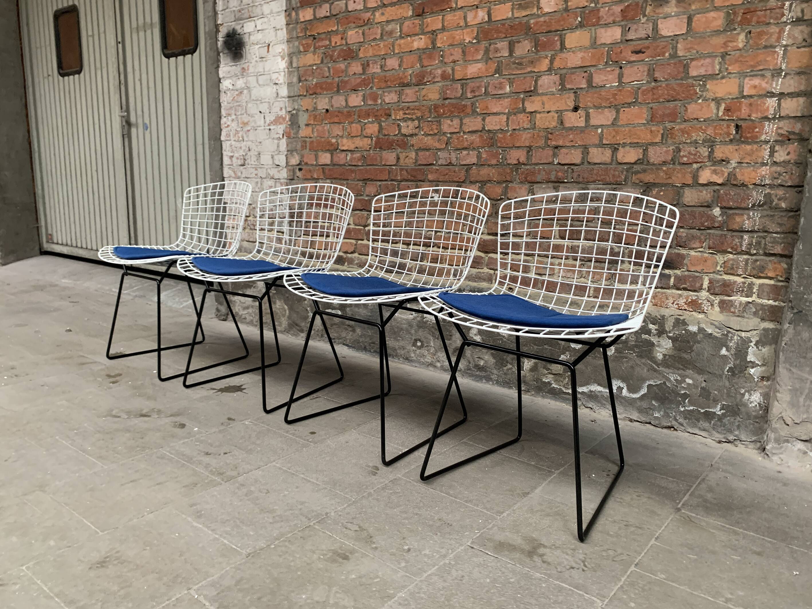 4 chaises 420 par Harry Bertoia pour Knoll International, 1960