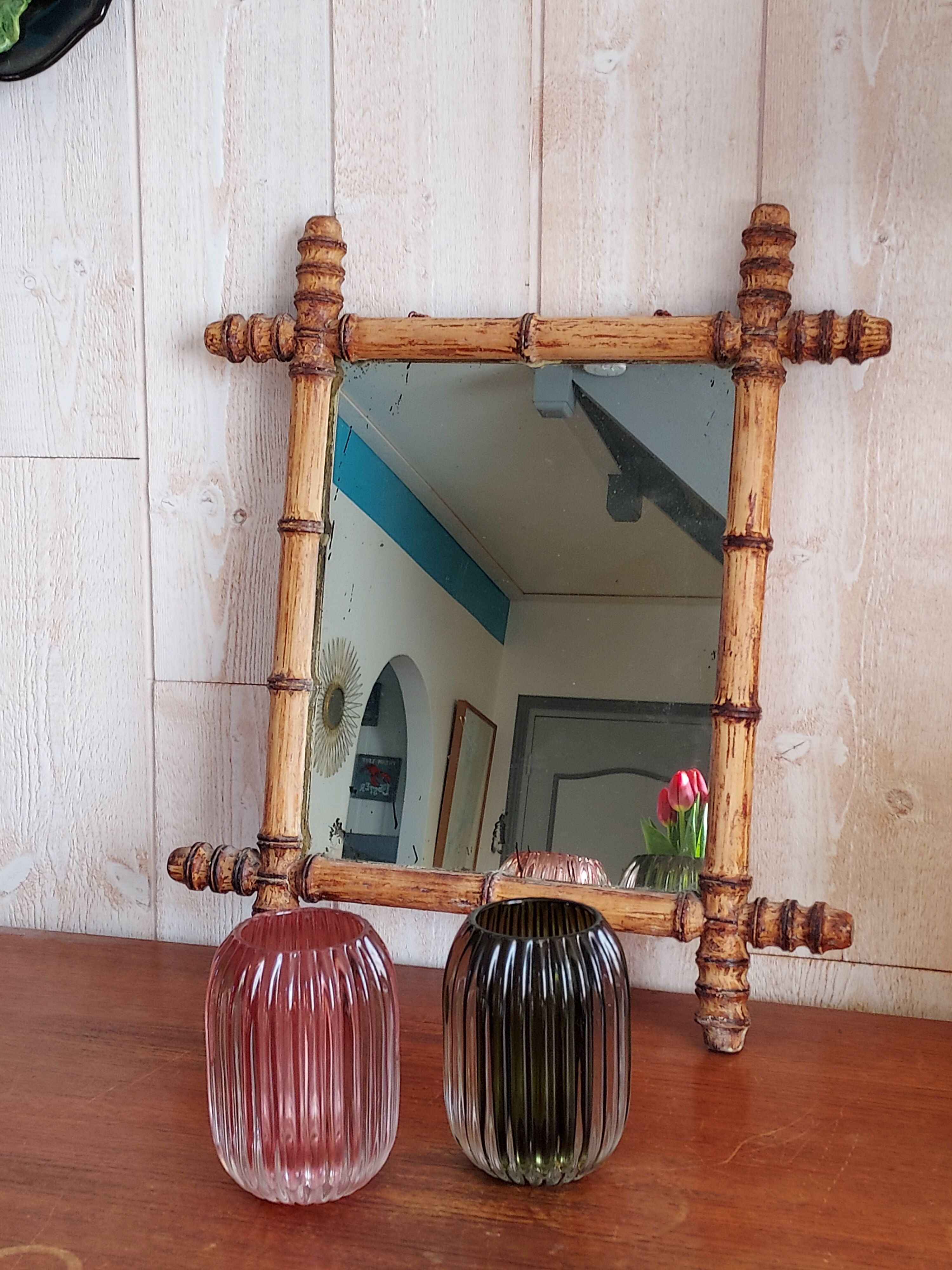 Mirror in turned wood