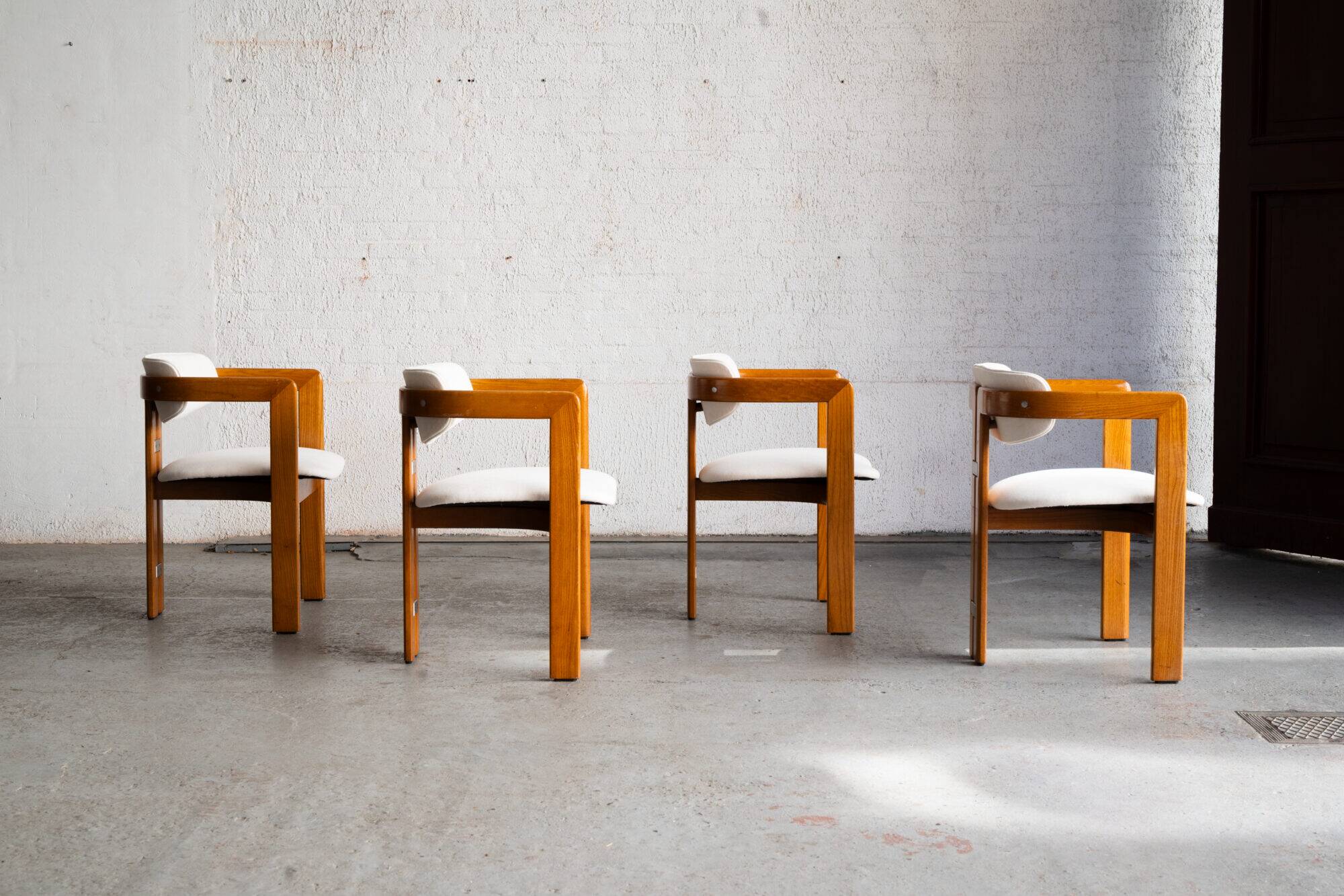 Ensemble de 4 chaises de salle à manger 'Pamplona' par Augusto Savini