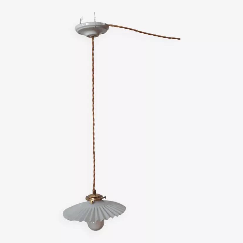 Suspension abat-jour vintage en opaline blanche gaufrée striée - 1960