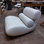 White leather swivel comma armchair by roche bobois - 80s
