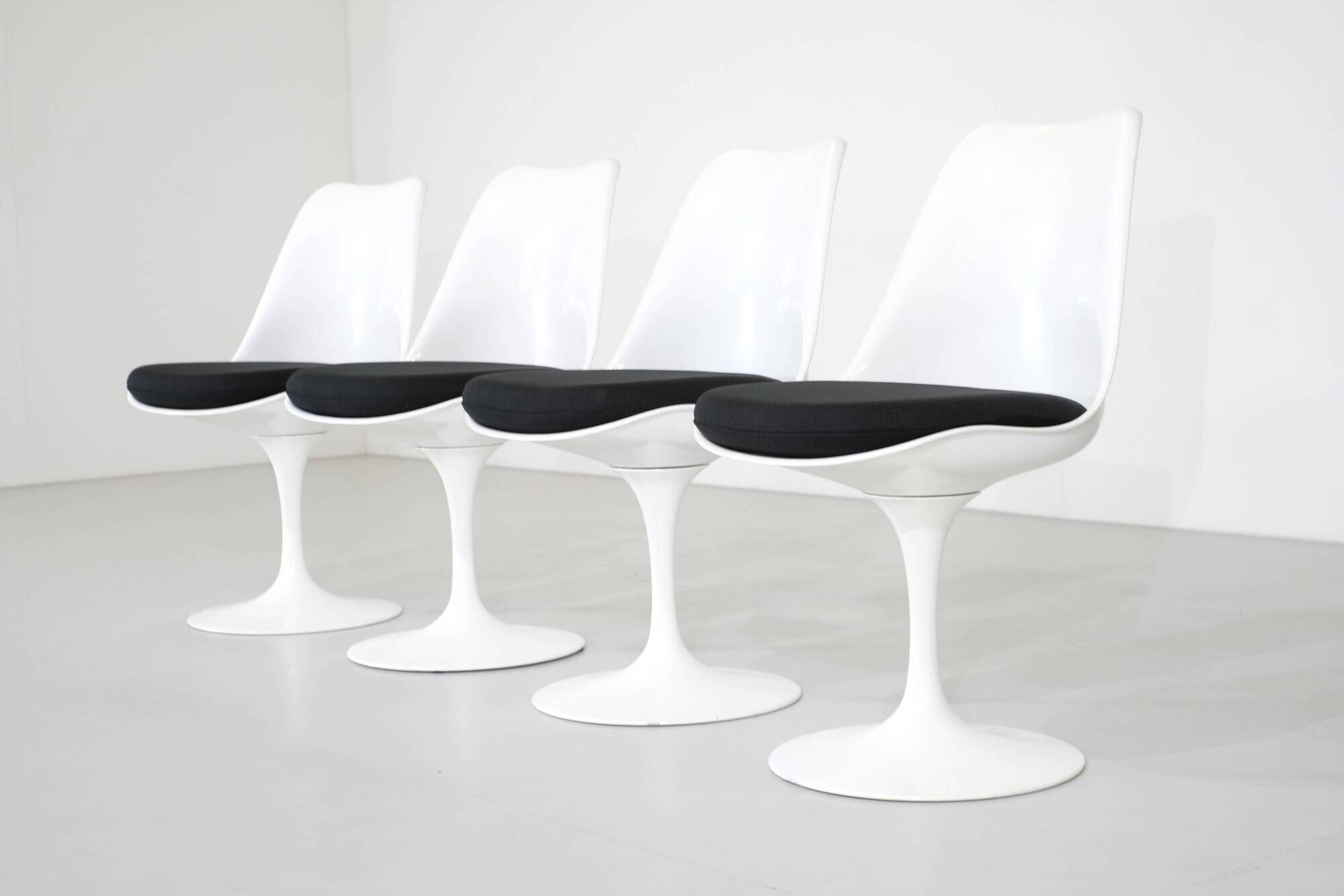 Set of 4 Tulip swivel chairs by Eero Saarinen for Knoll - 1960s