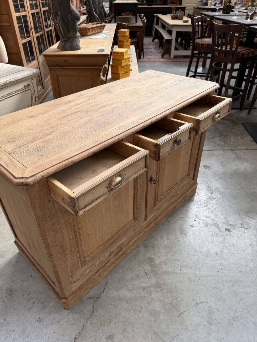 Buffet with 2 doors in oak from the early 20th century.