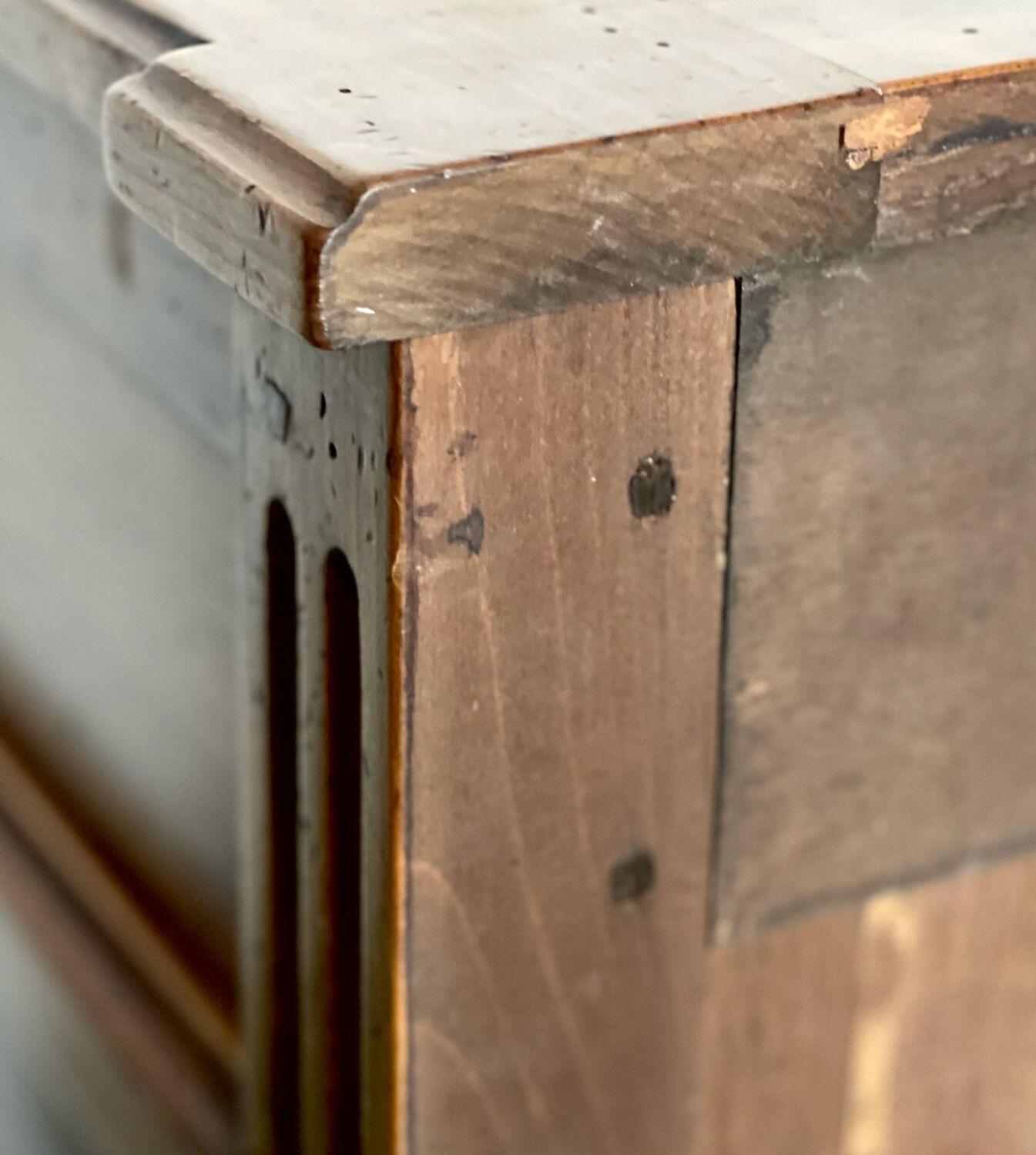 Commode bois et laiton