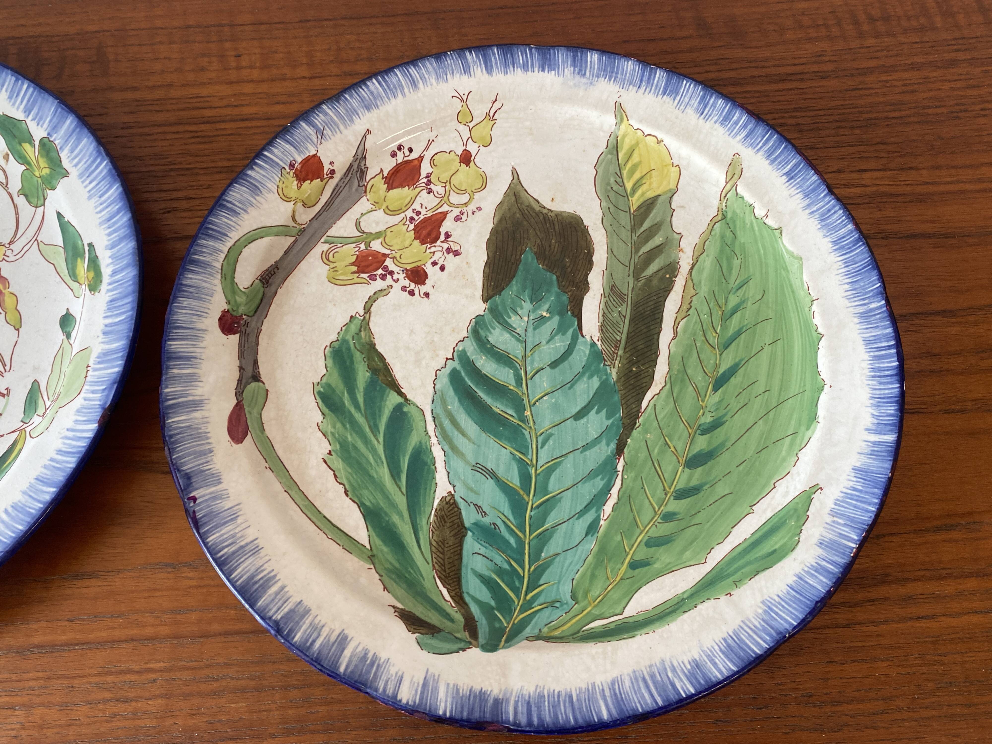 2 assiettes plates faïence émaillée Choisy le Roi Escalier de Cristal