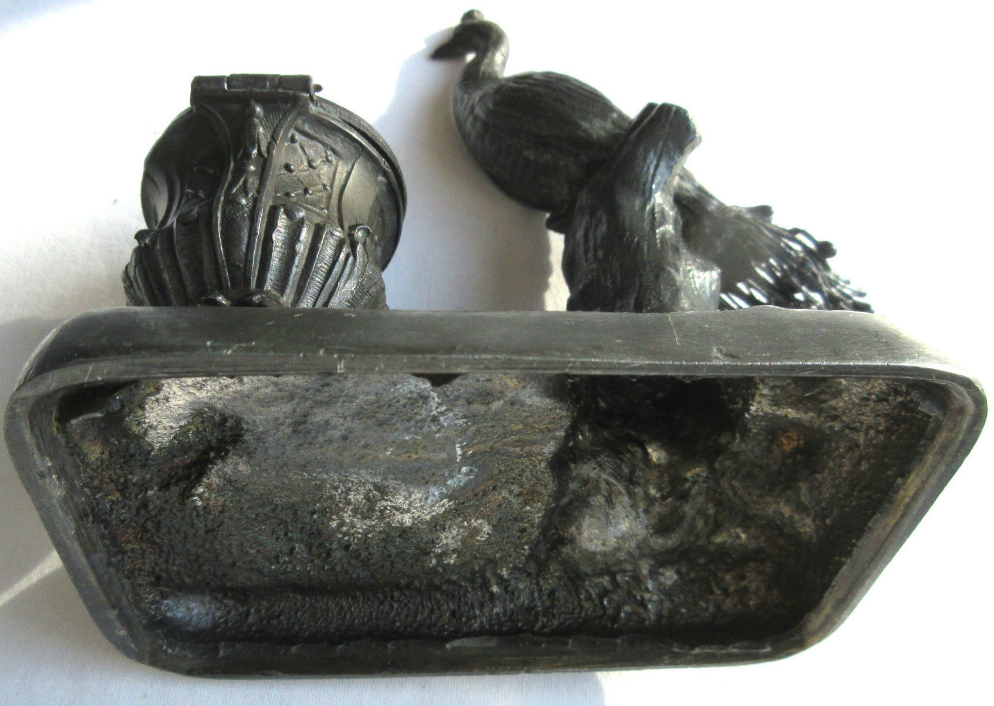 Old ink 1900, in regulation, sculpture paon and turtle art nouveau era