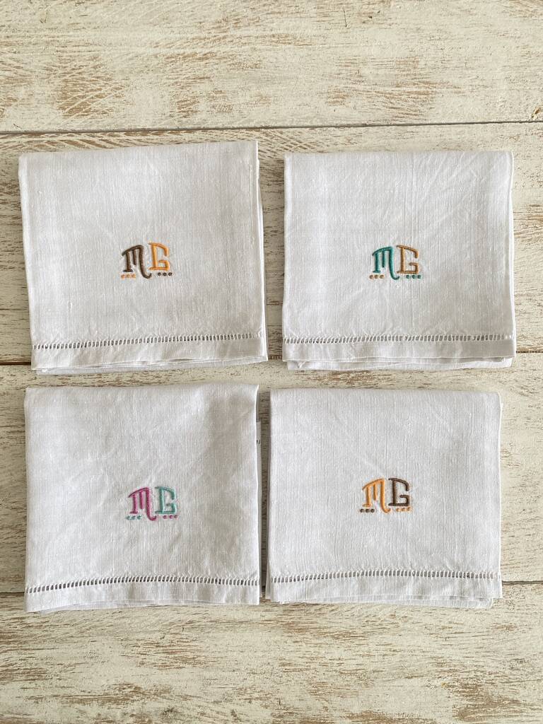 Hand-embroidered napkins, mono MG, Venice days - 57x54 cm - linen