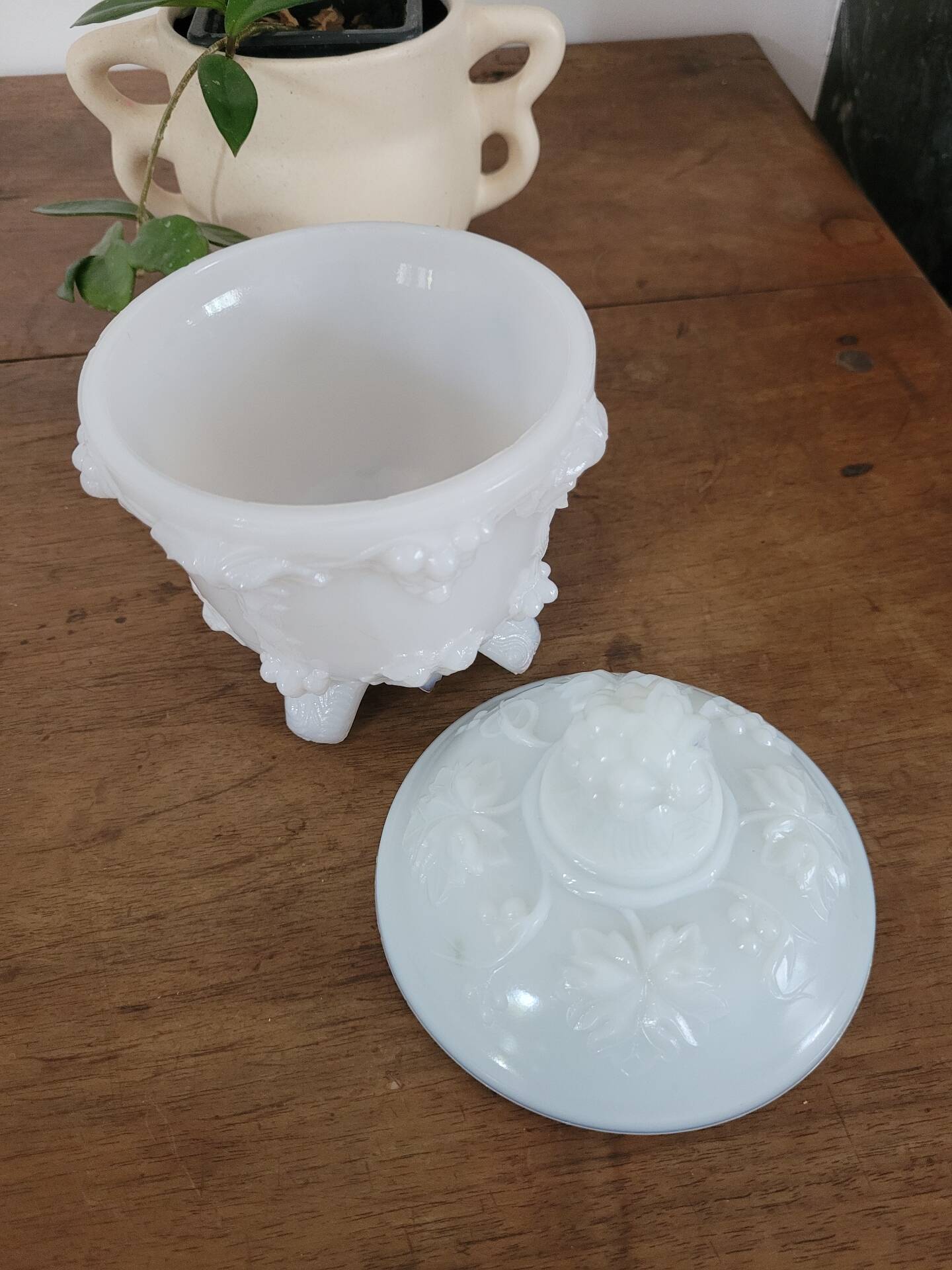 White opaline bonbonnière with floral decoration