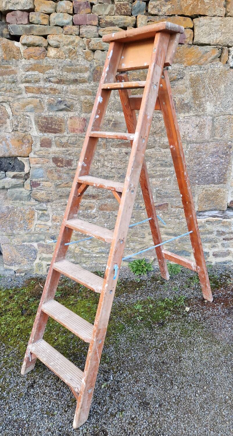 Escabeau en bois à 7 marches