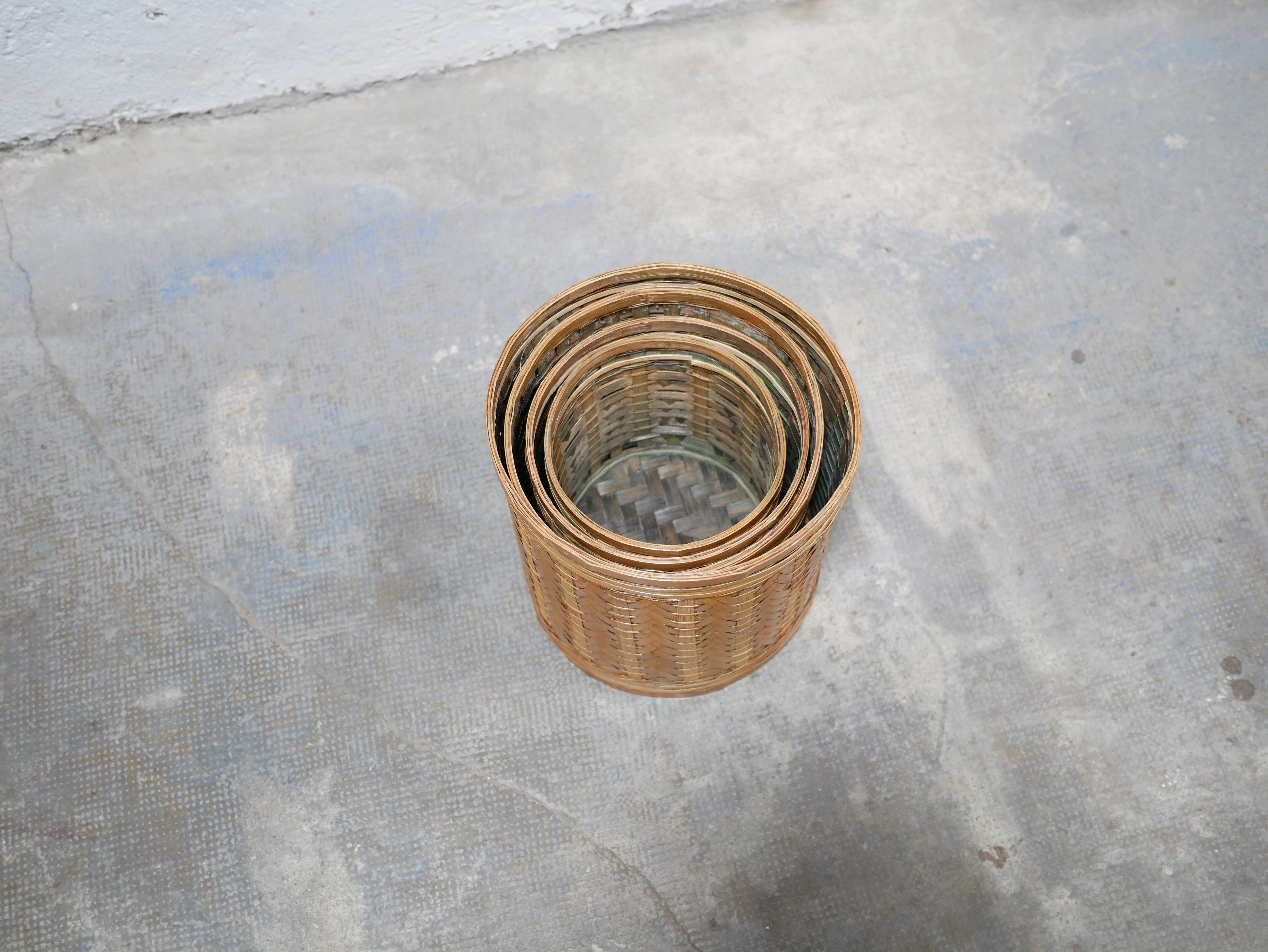 Série de 4 cache-pots corbeilles vintage en rotin