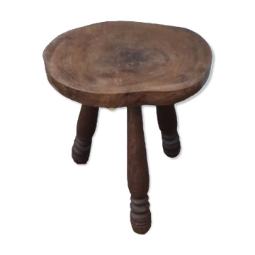 Tabouret brutaliste tripode